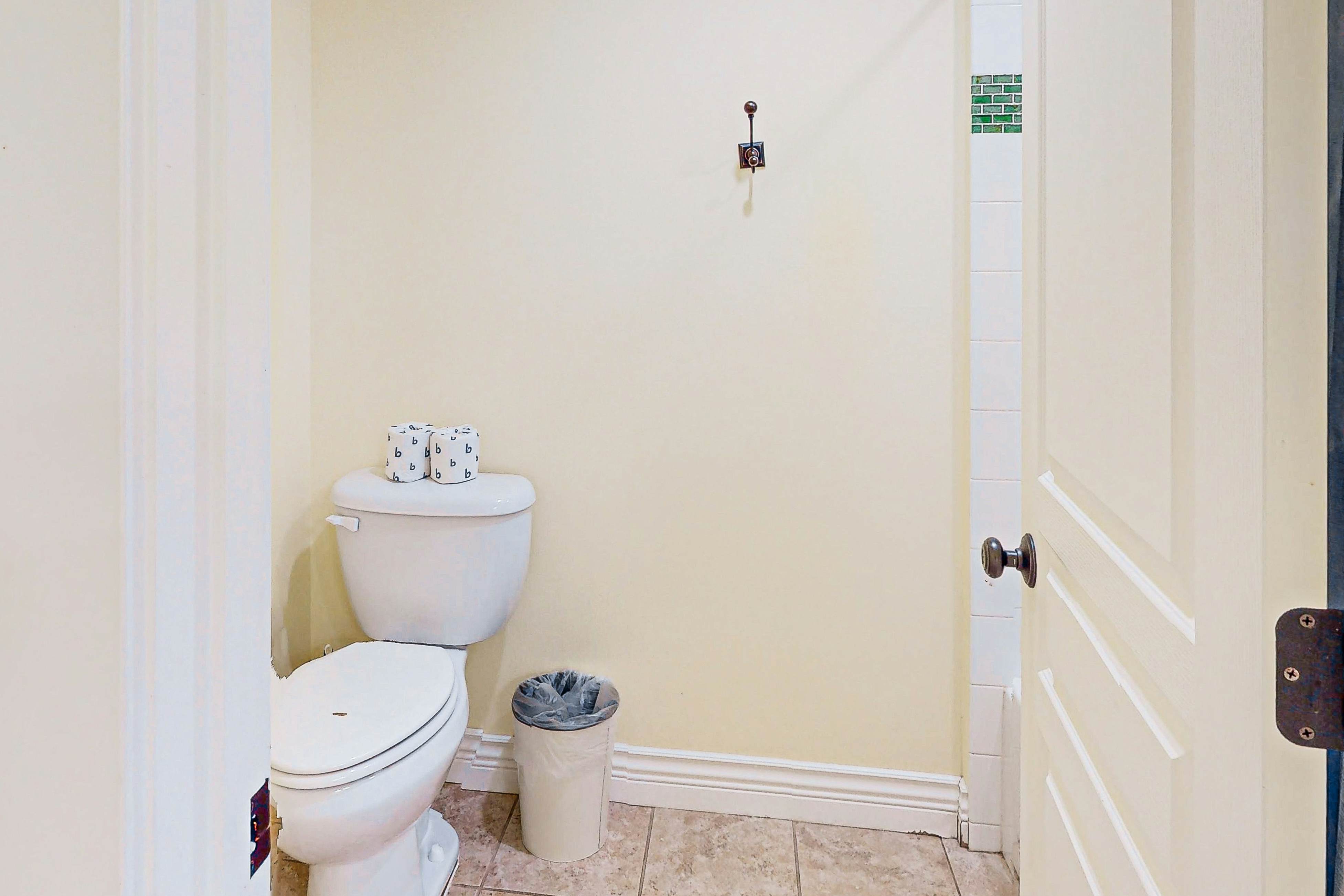 Beautiful Lakefront Custom