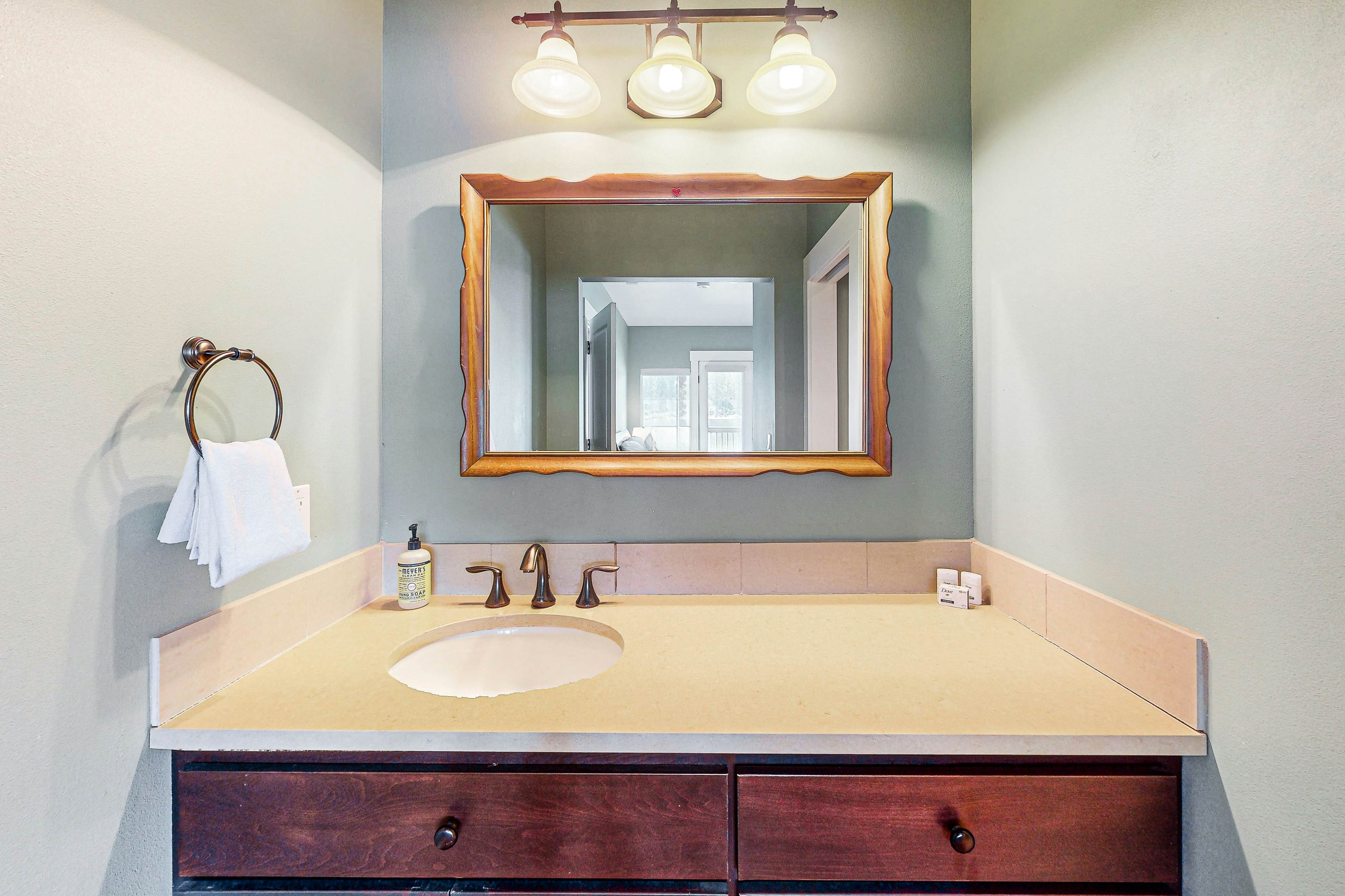 Beautiful Lakefront Custom