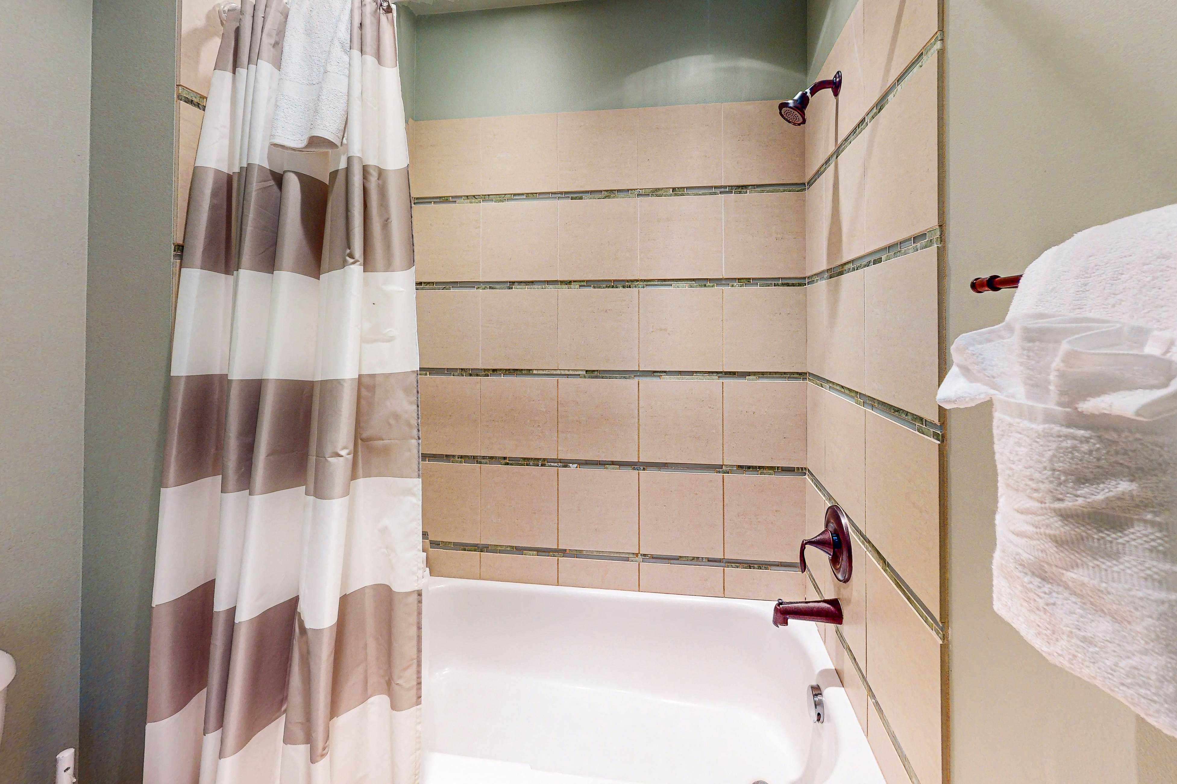 Beautiful Lakefront Custom