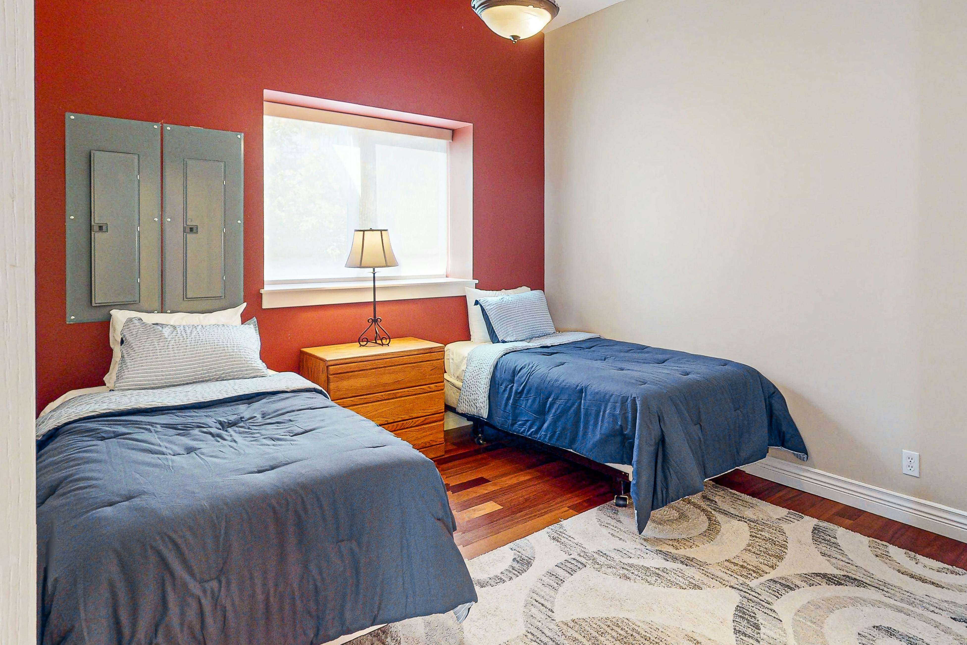 Beautiful Lakefront Custom