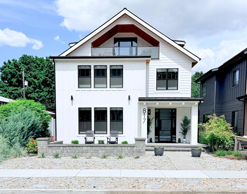 4BR Walkable Home w Hot Tub, Downtown CDA