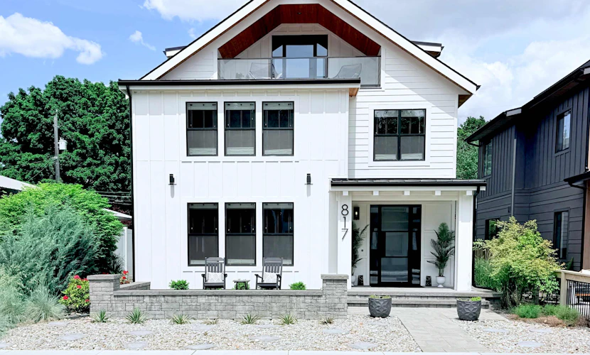 Welcome to your luxurious Coeur d'Alene retreat! This spacious house offers a perfect blend of comfort and style, ideal for families. Located near downtown, you'll have easy access to shops, restaurants, and beautiful beaches. There's plenty of room for everyone to unwind and make lasting memories.