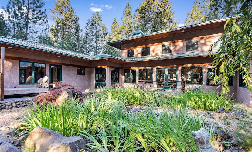 Selby Knoll Main and Guesthouse