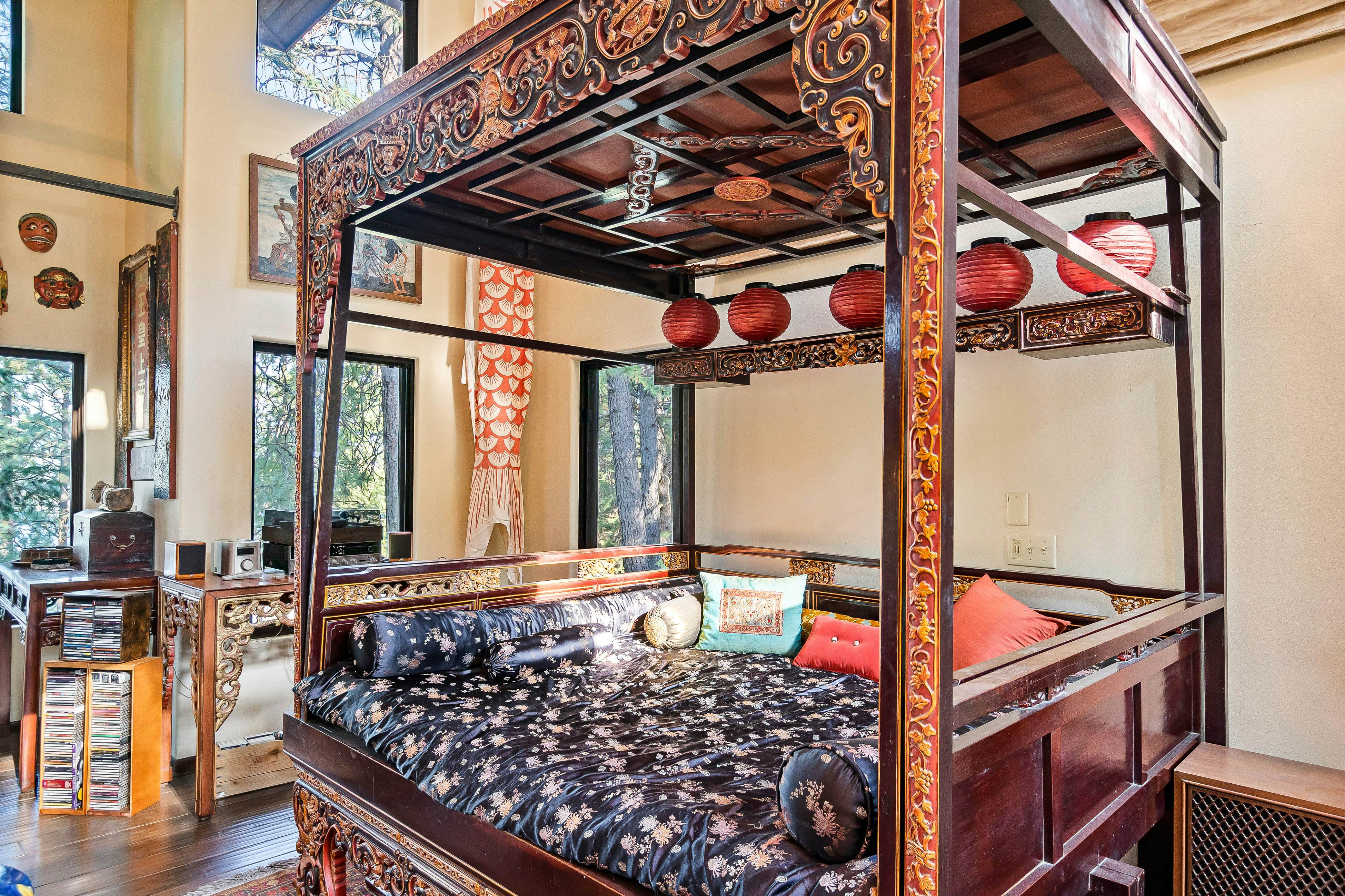 Rustic Lakeview Forest Home