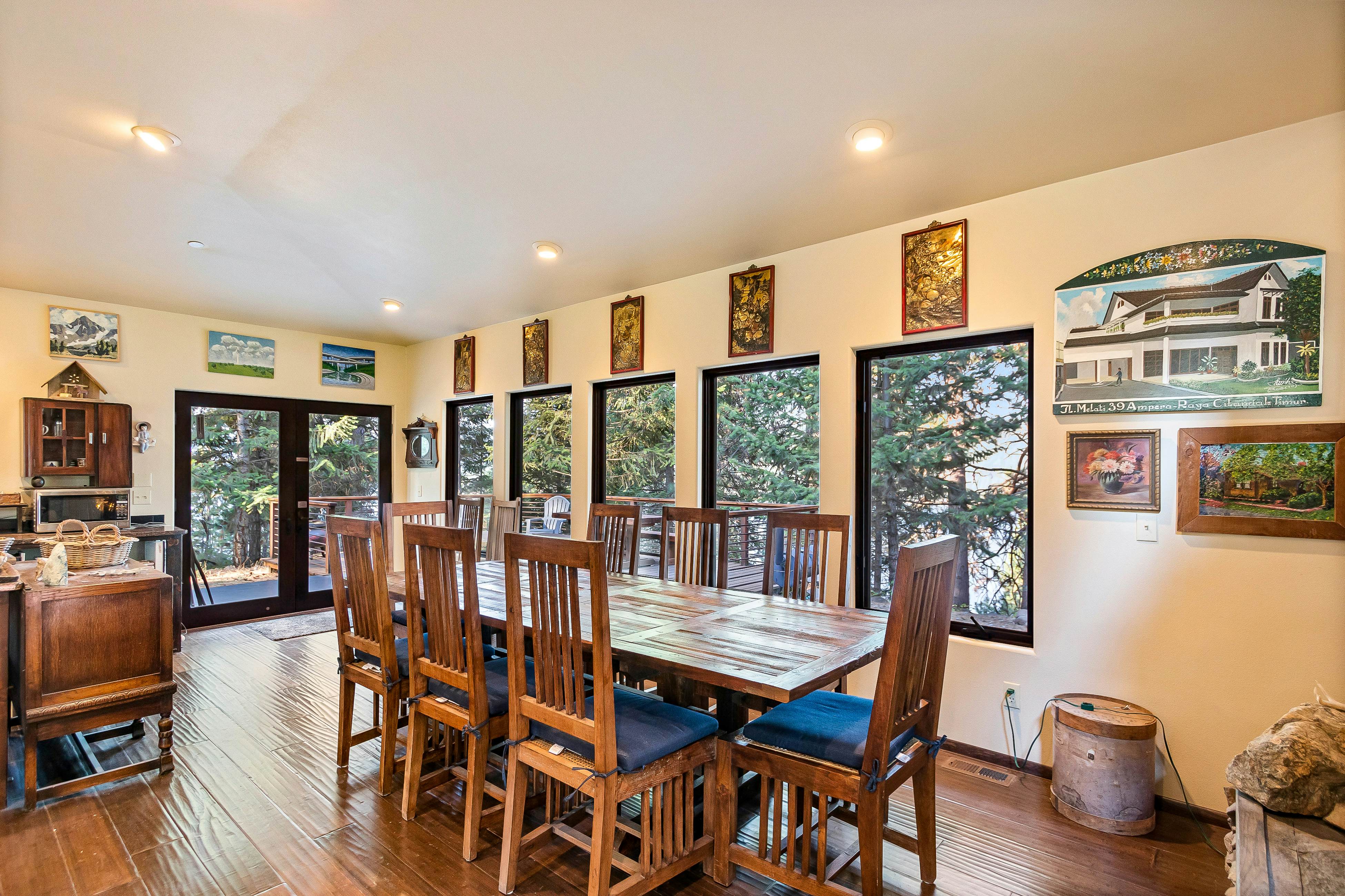 Rustic Lakeview Forest Home