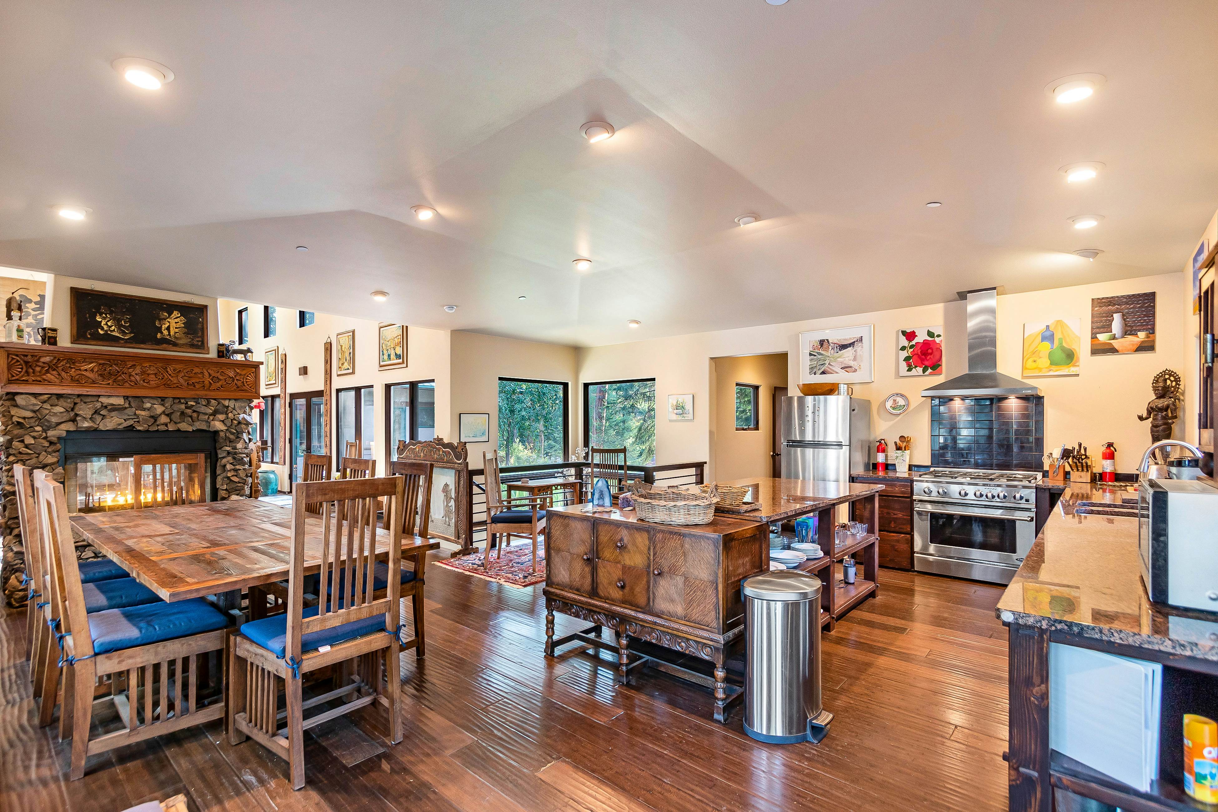 Rustic Lakeview Forest Home