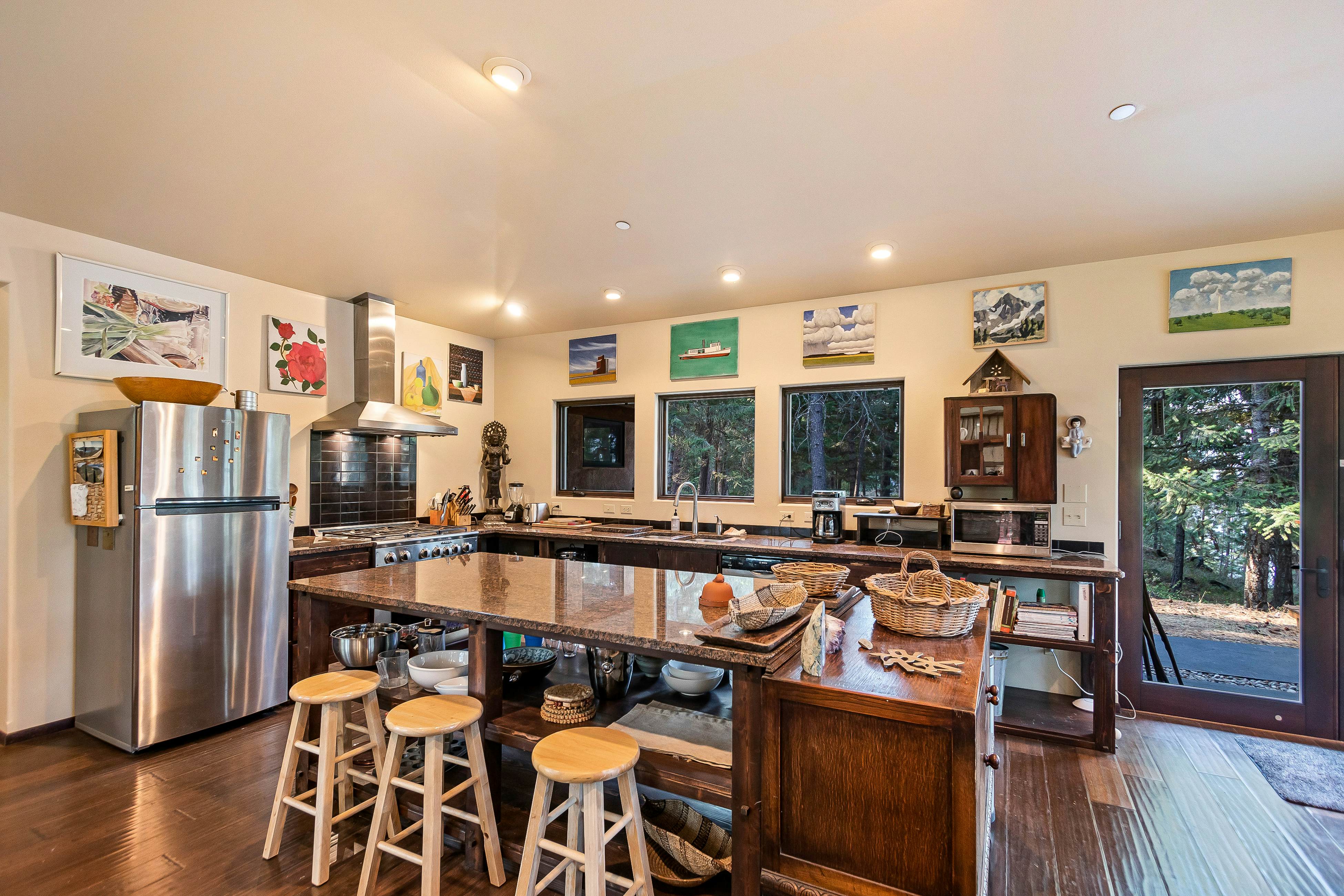 Rustic Lakeview Forest Home