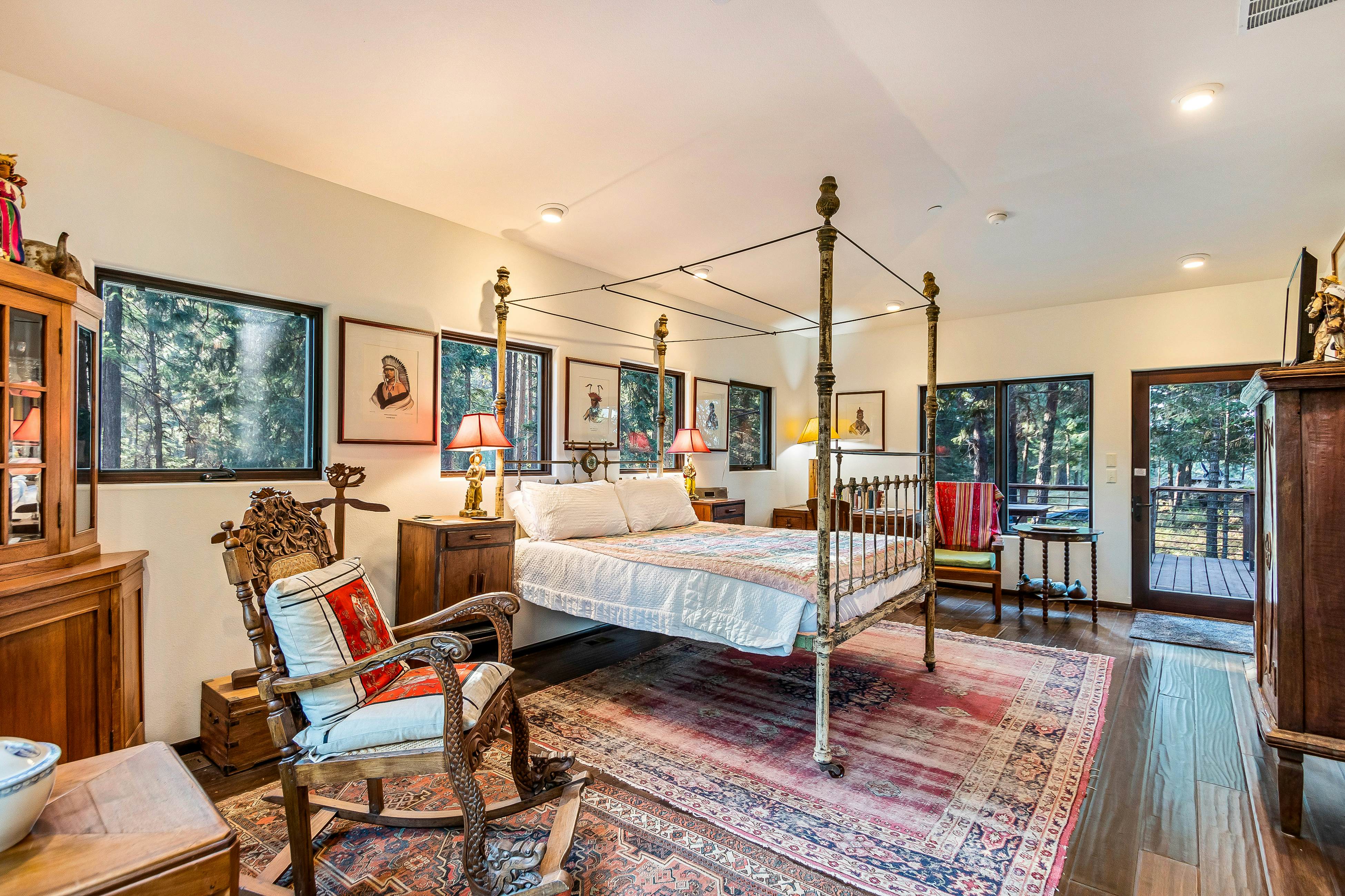 Rustic Lakeview Forest Home