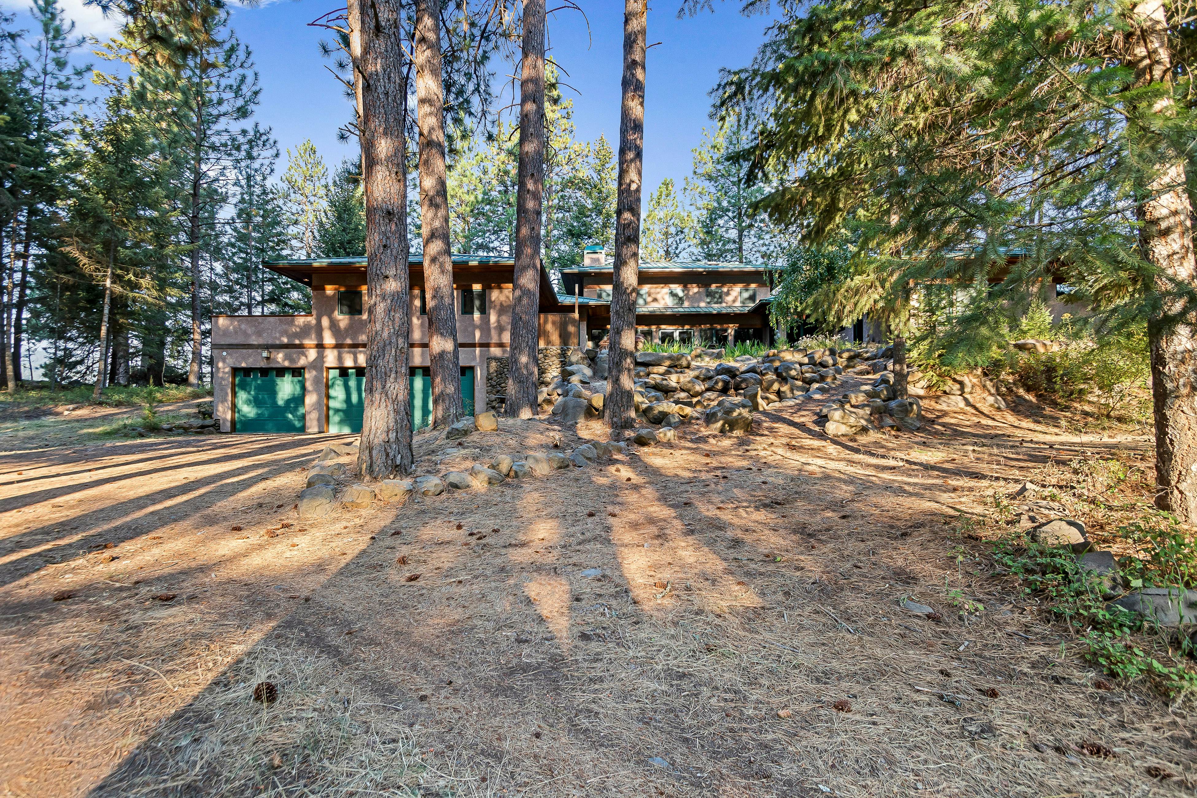 Rustic Lakeview Forest Home