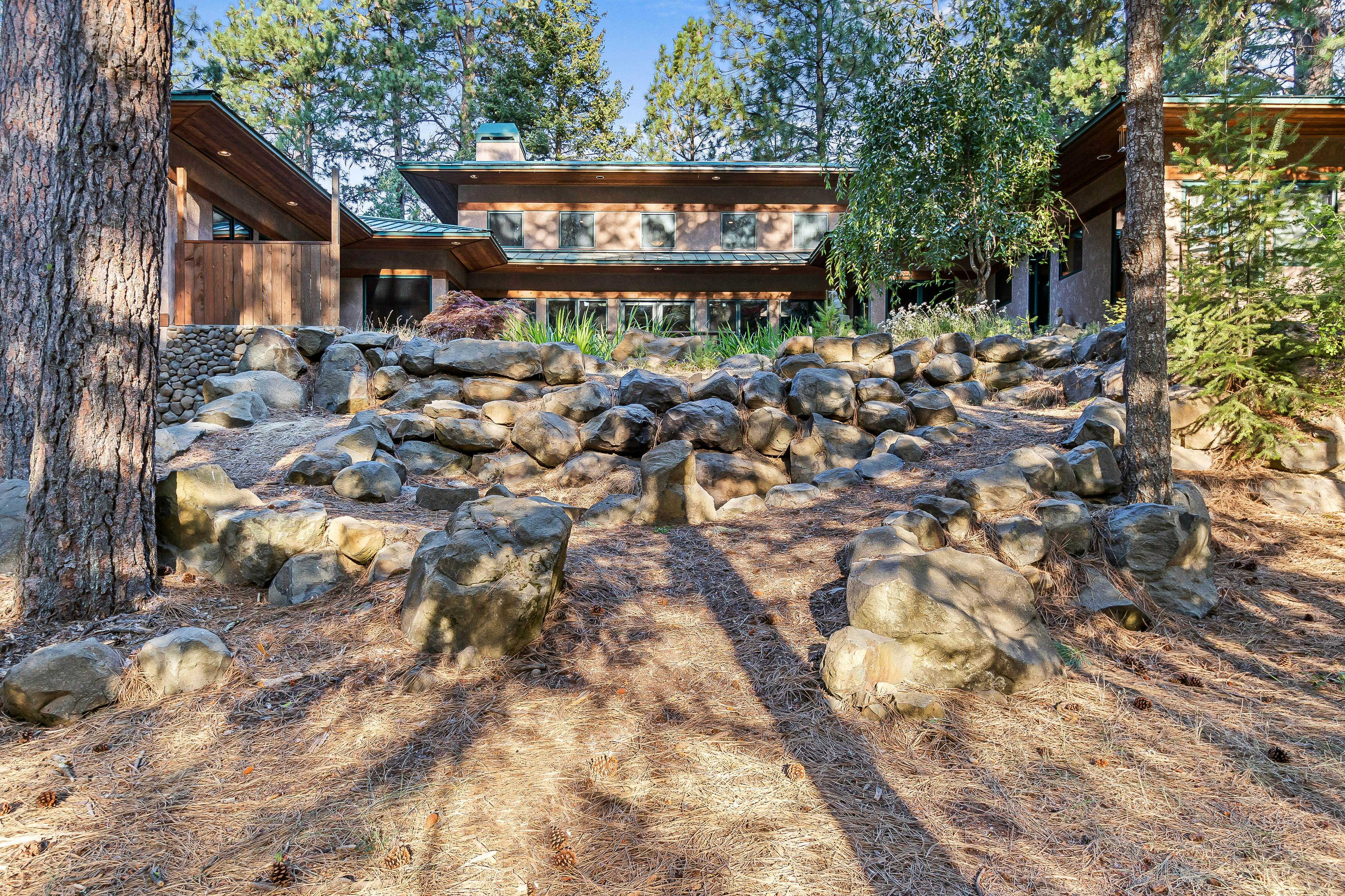 Rustic Lakeview Forest Home