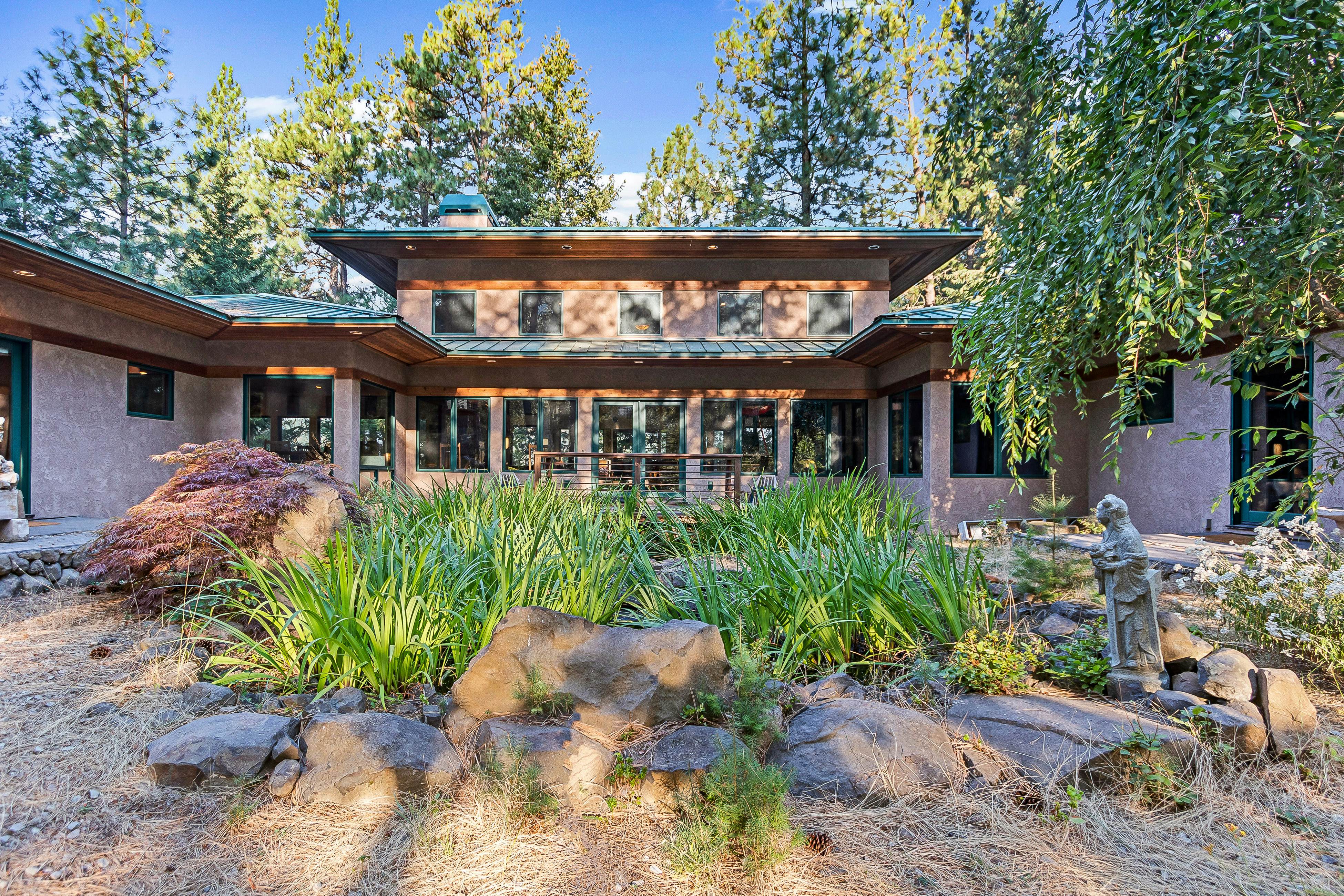 Rustic Lakeview Forest Home