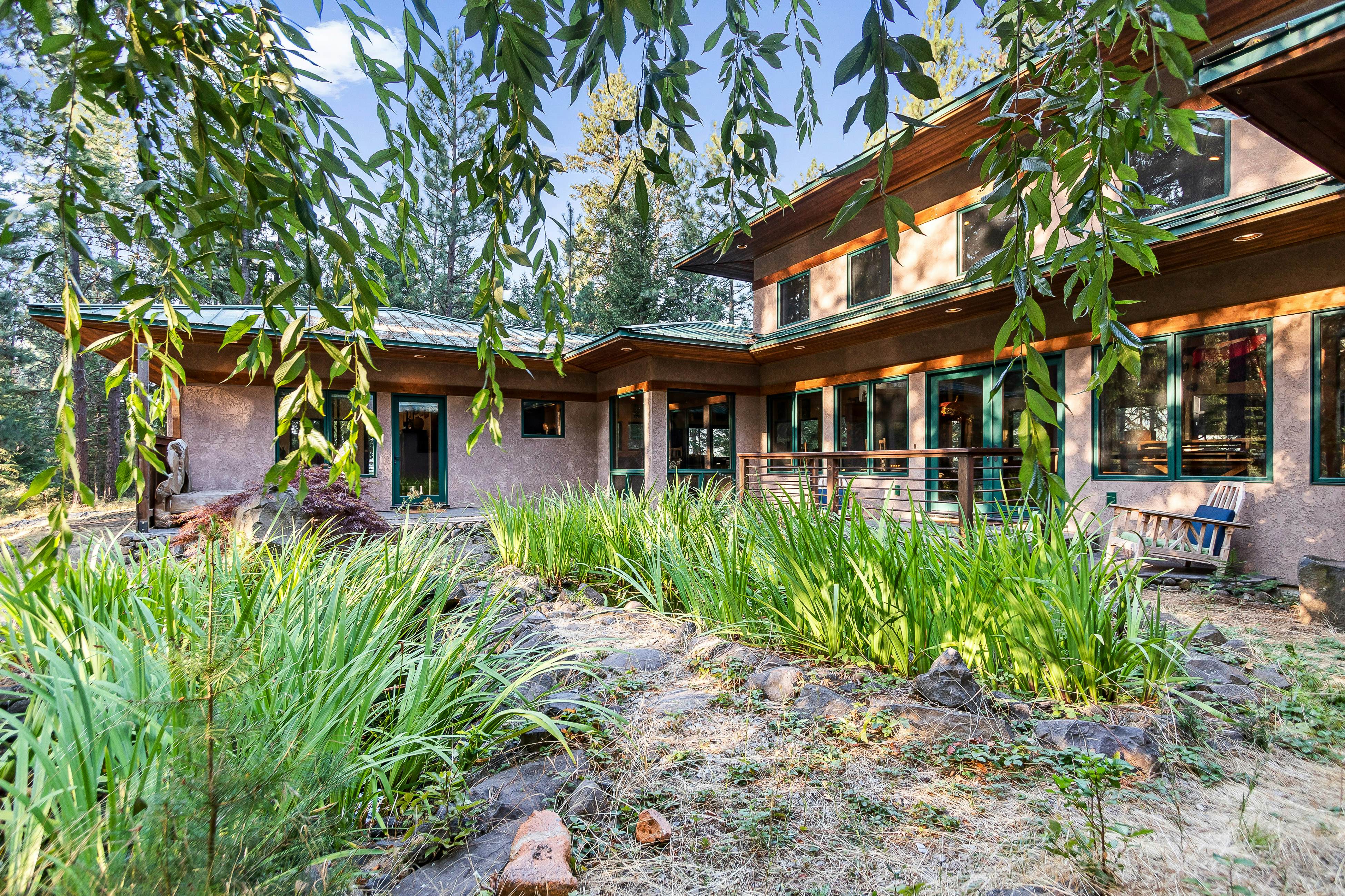 Rustic Lakeview Forest Home