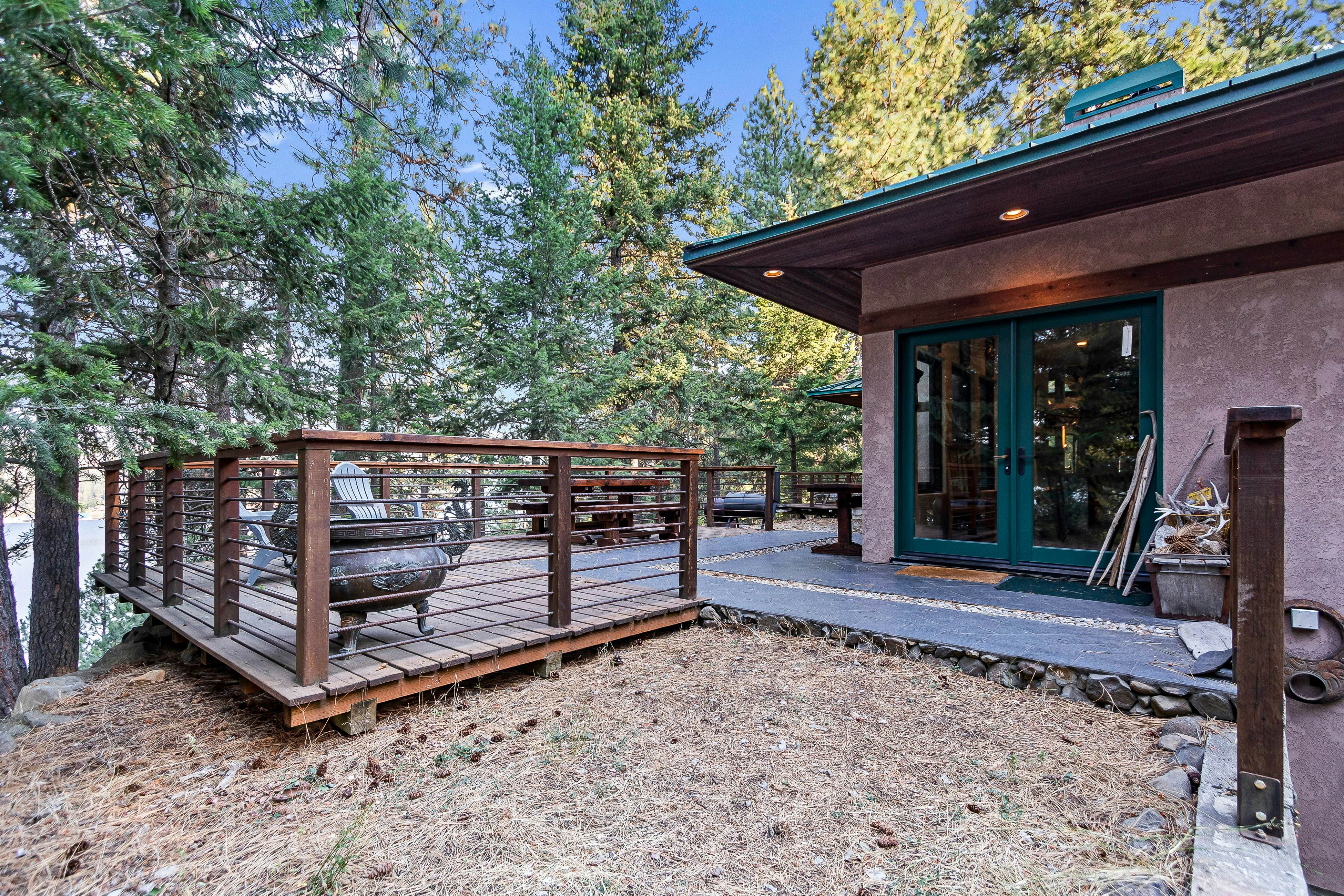 Rustic Lakeview Forest Home