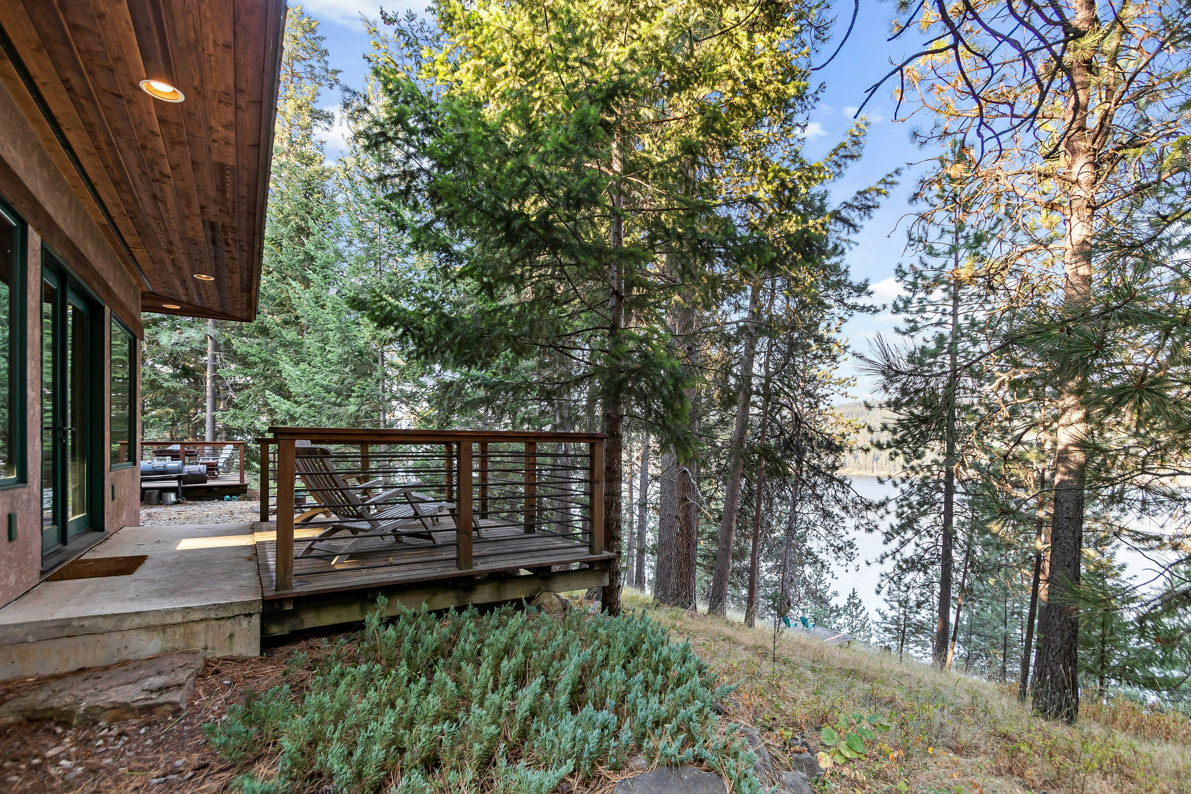 Rustic Lakeview Forest Home