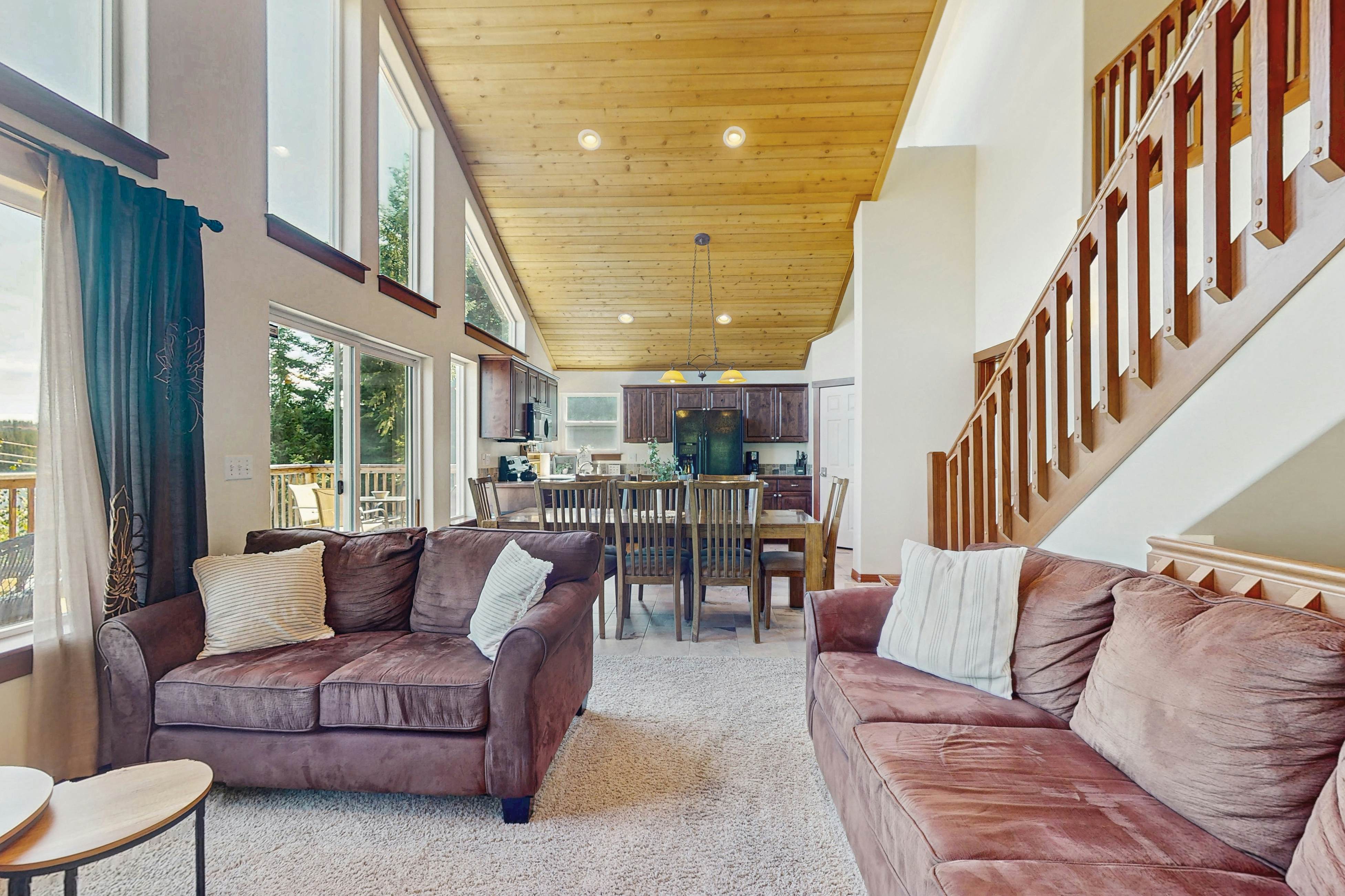 Dog Friendly Lake View Home