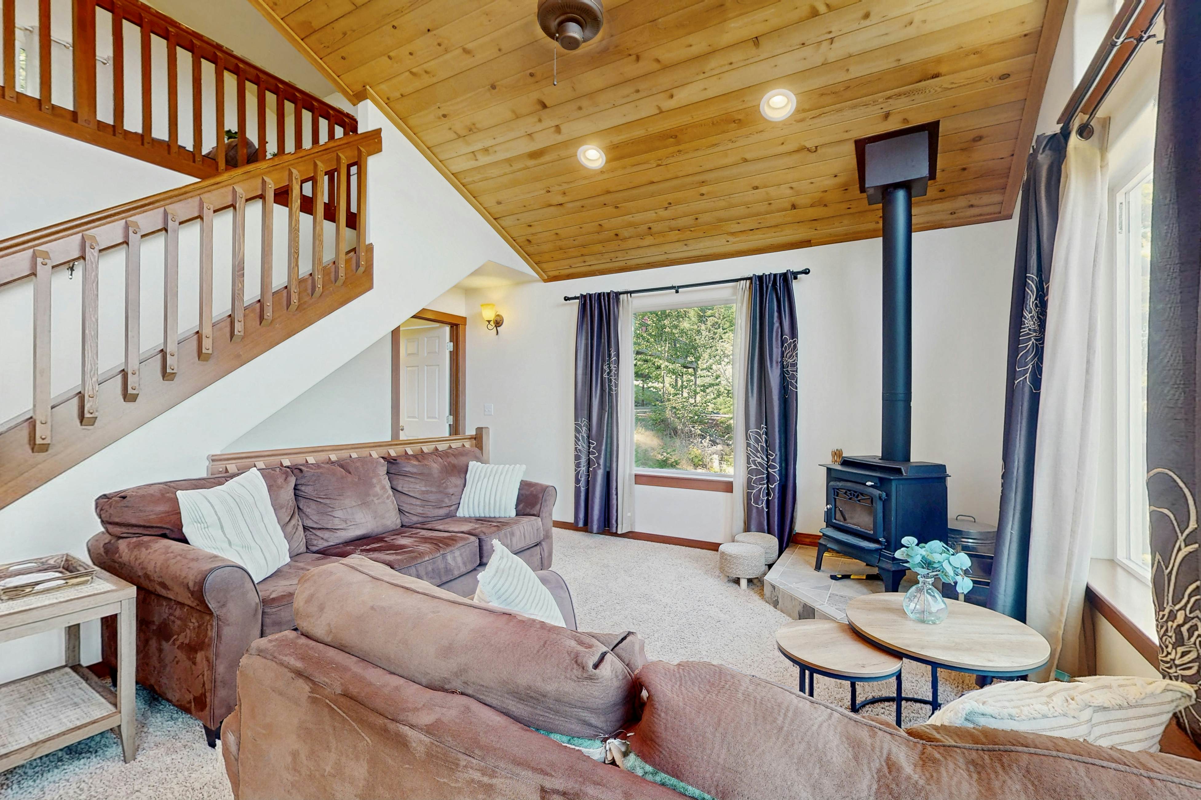 Dog Friendly Lake View Home