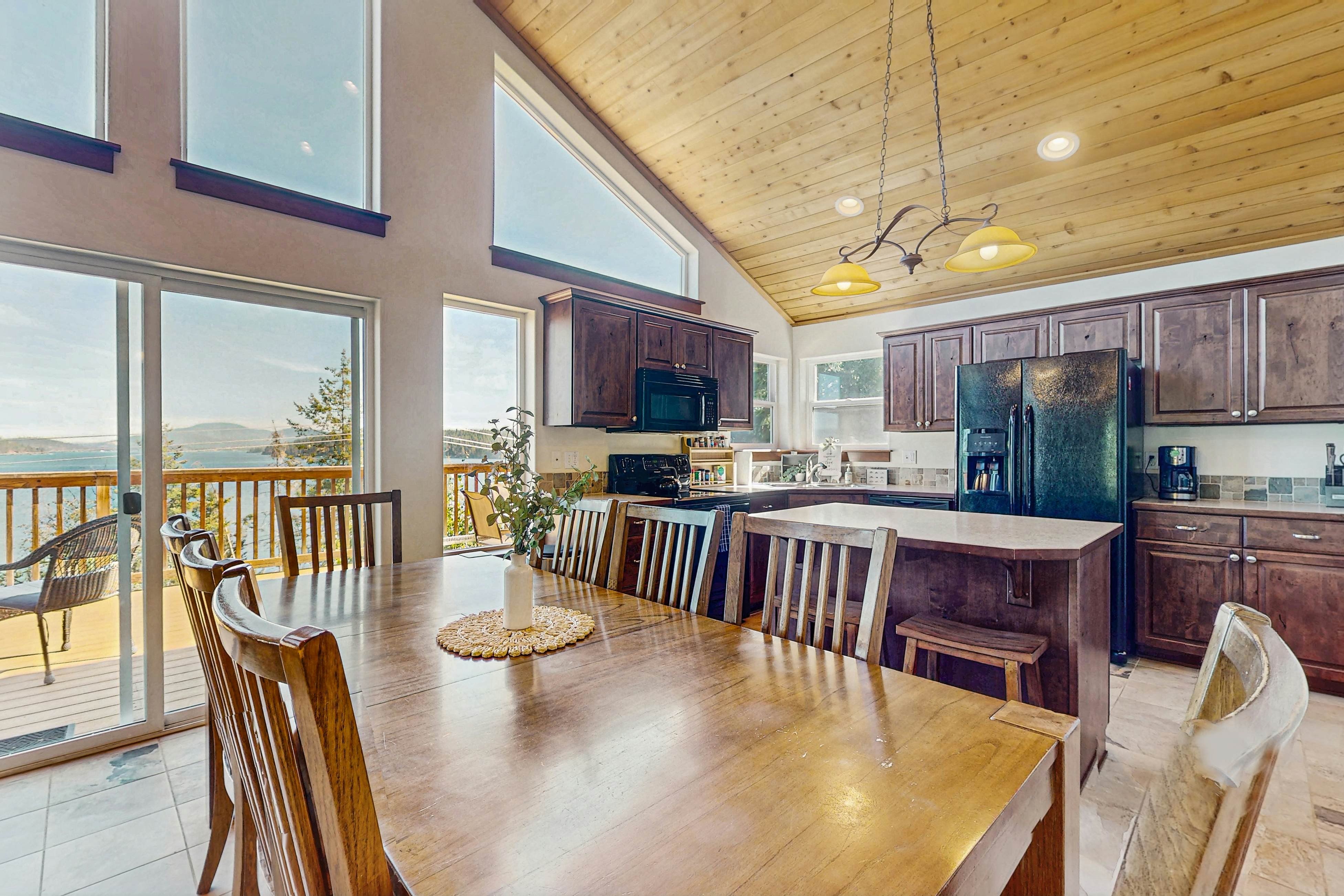 Dog Friendly Lake View Home