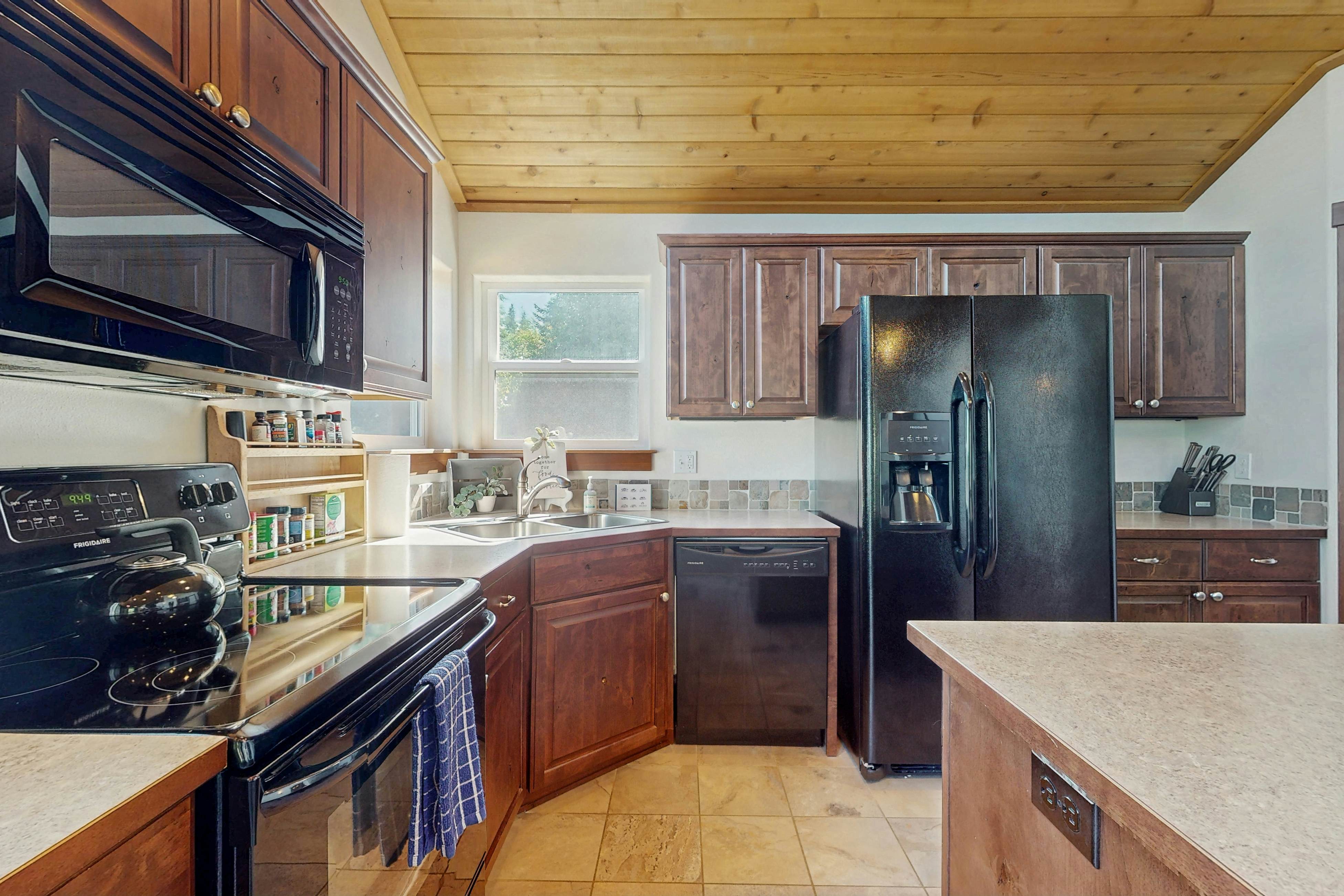 Dog Friendly Lake View Home