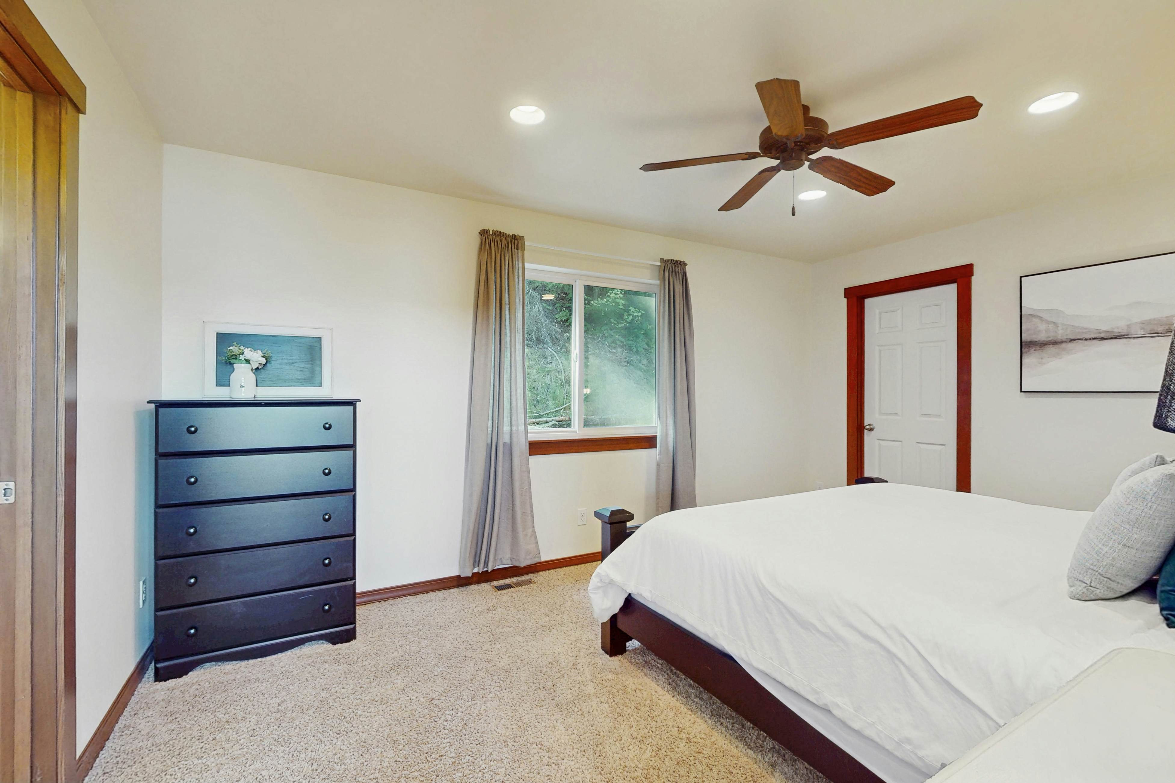 Dog Friendly Lake View Home