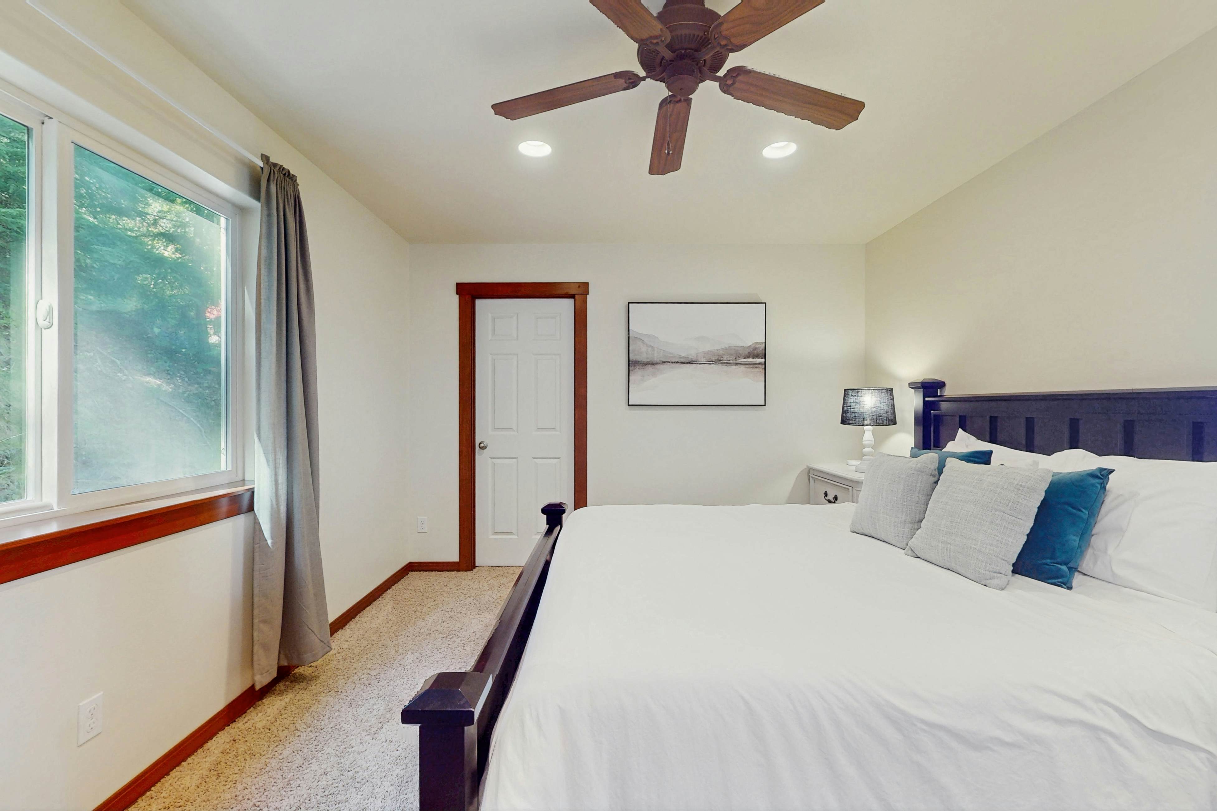 Dog Friendly Lake View Home