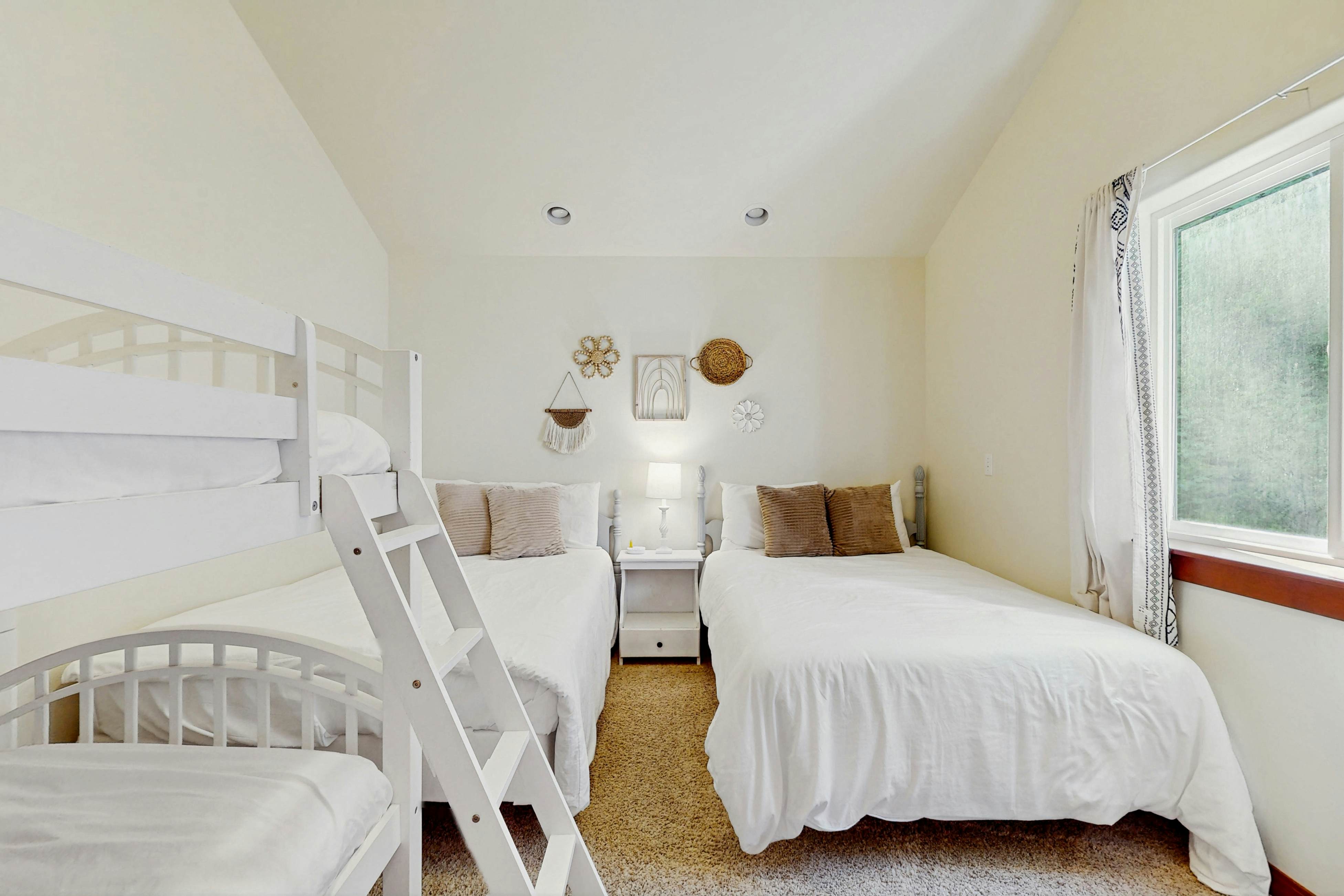 Dog Friendly Lake View Home