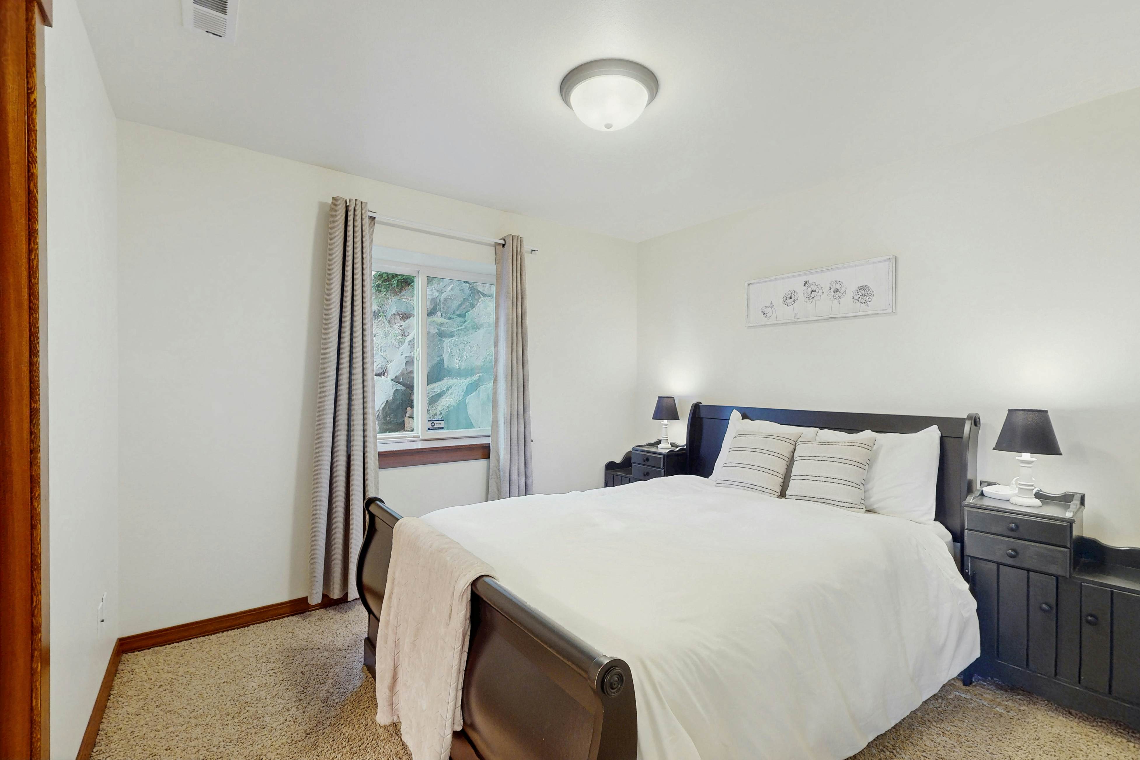 Dog Friendly Lake View Home