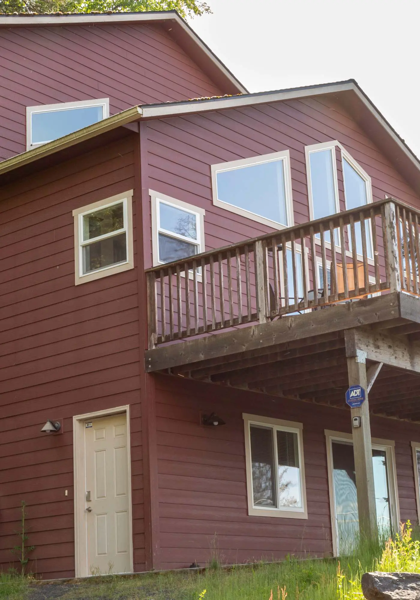 Unwind at Lakeside Hideaway overlooking CDA Lake