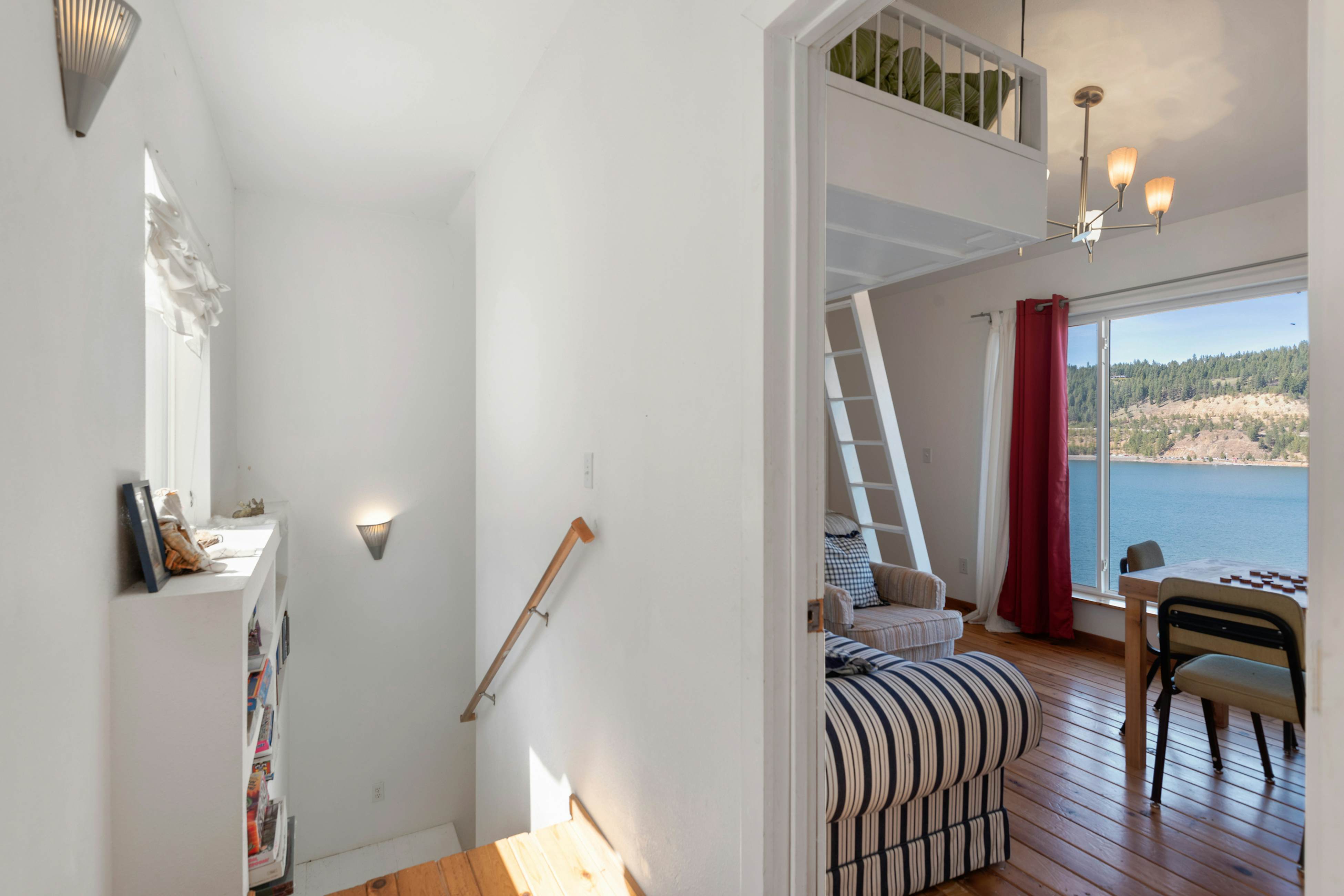 Two Lakefront Homes Retreat