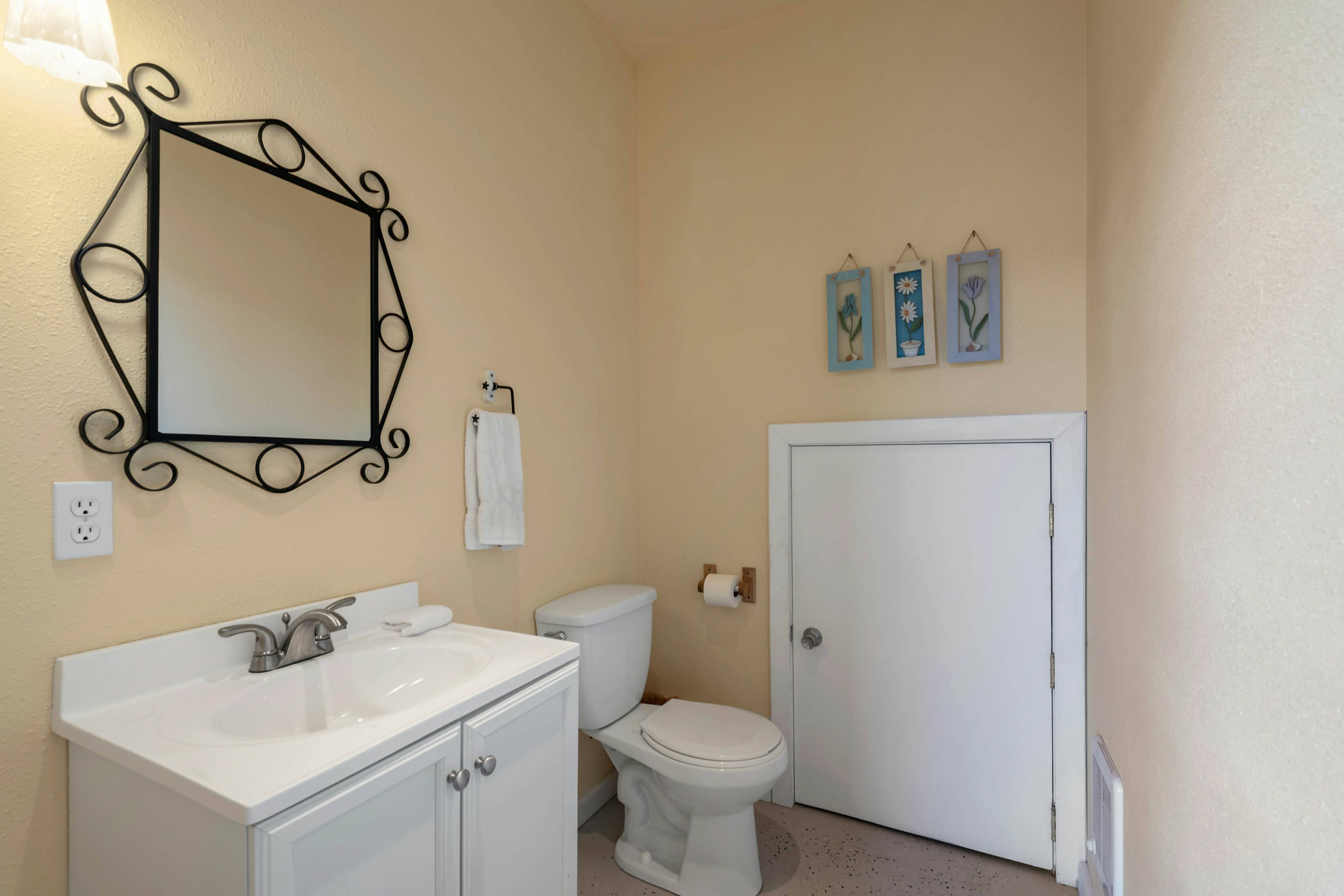 Two Lakefront Homes Retreat