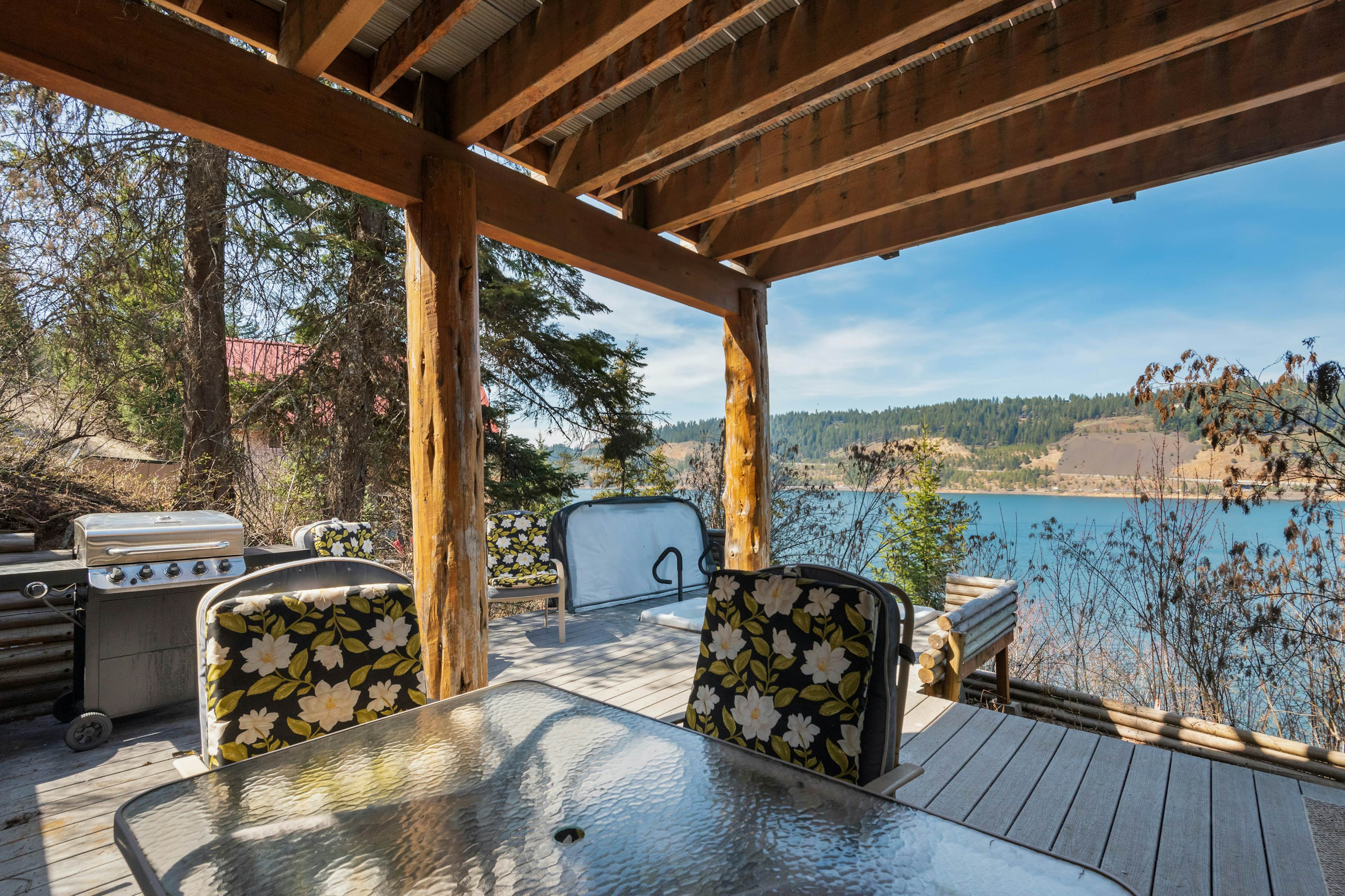 Two Lakefront Homes Retreat