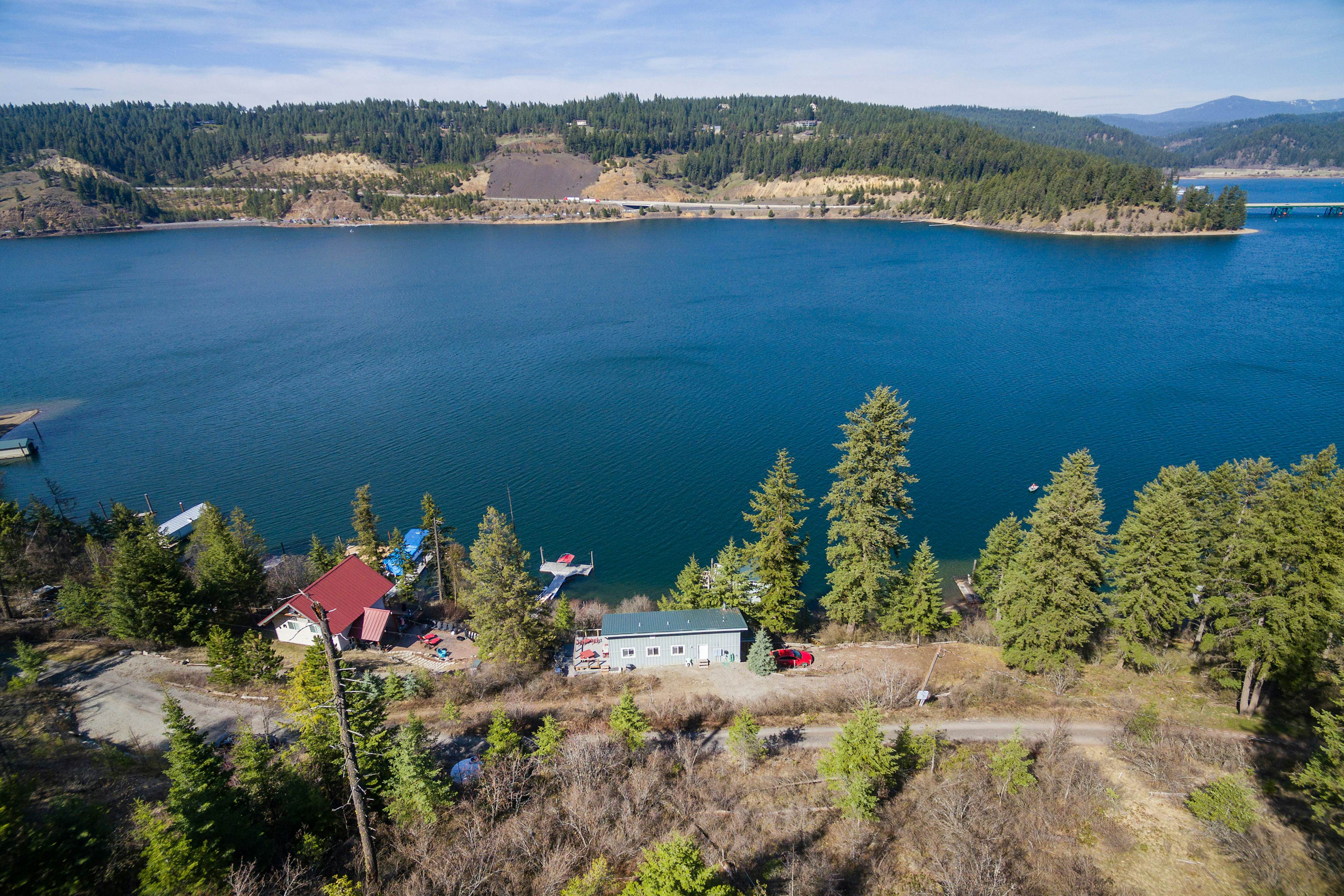 Two Lakefront Homes Retreat