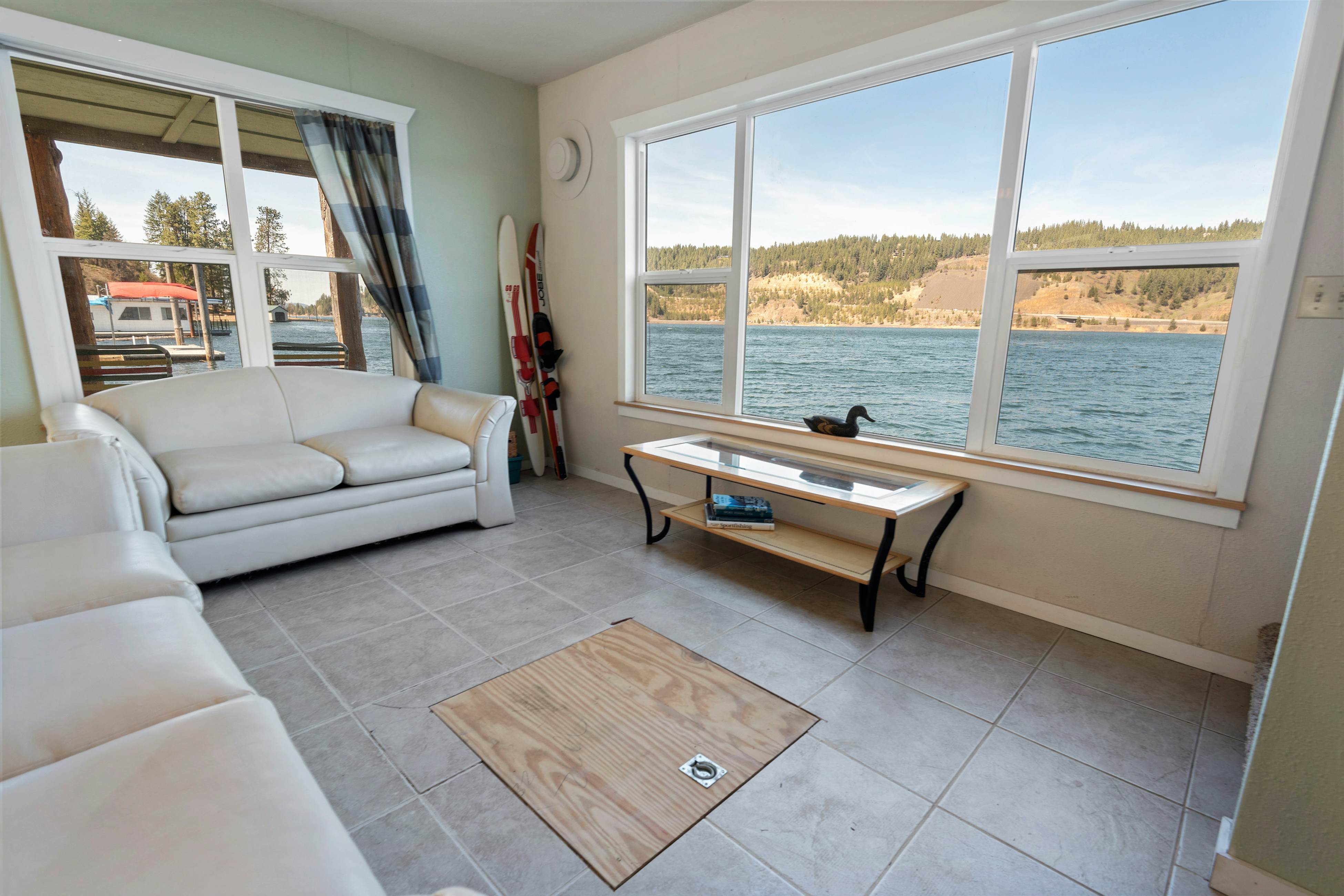 Two Lakefront Homes Retreat