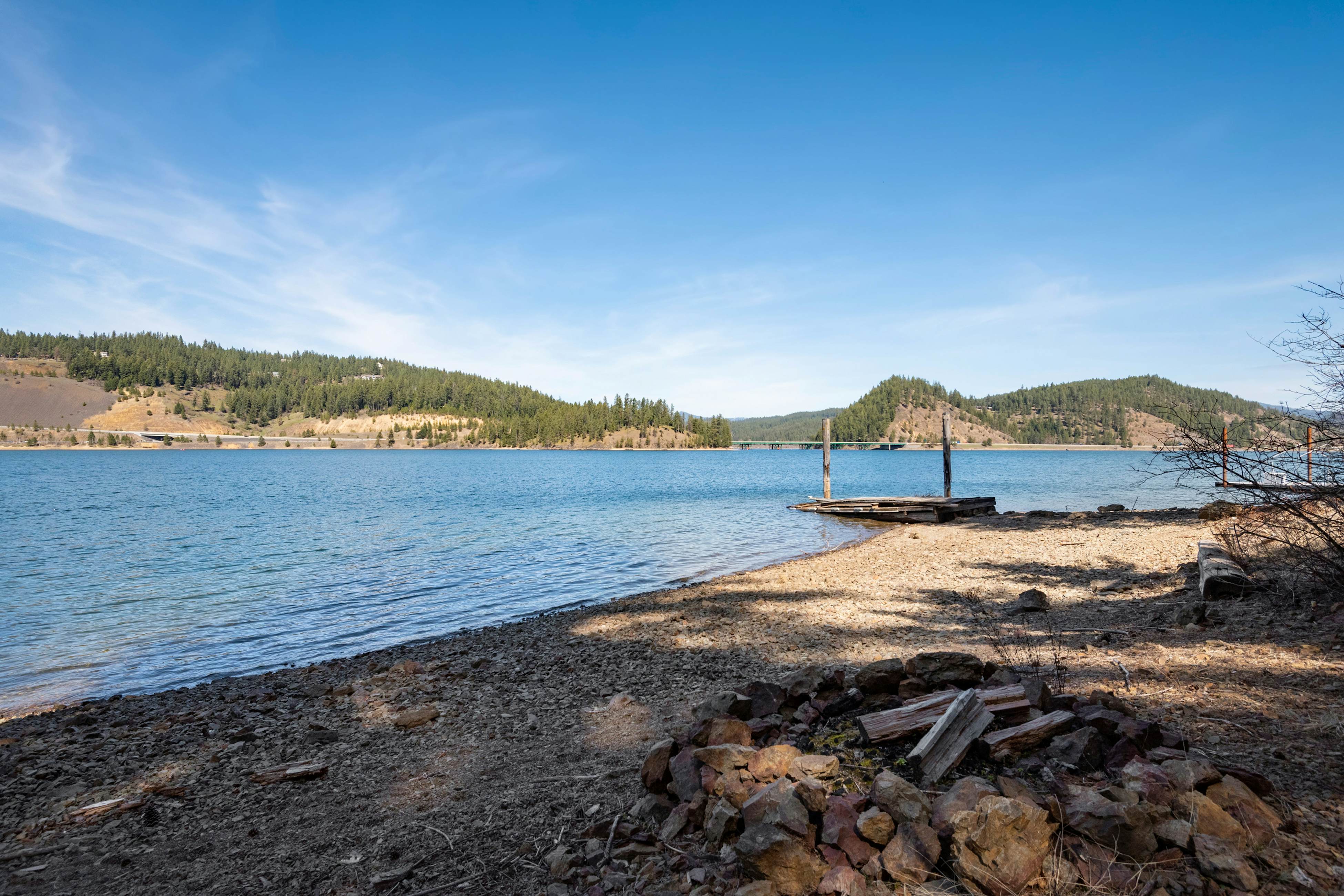 Two Lakefront Homes Retreat