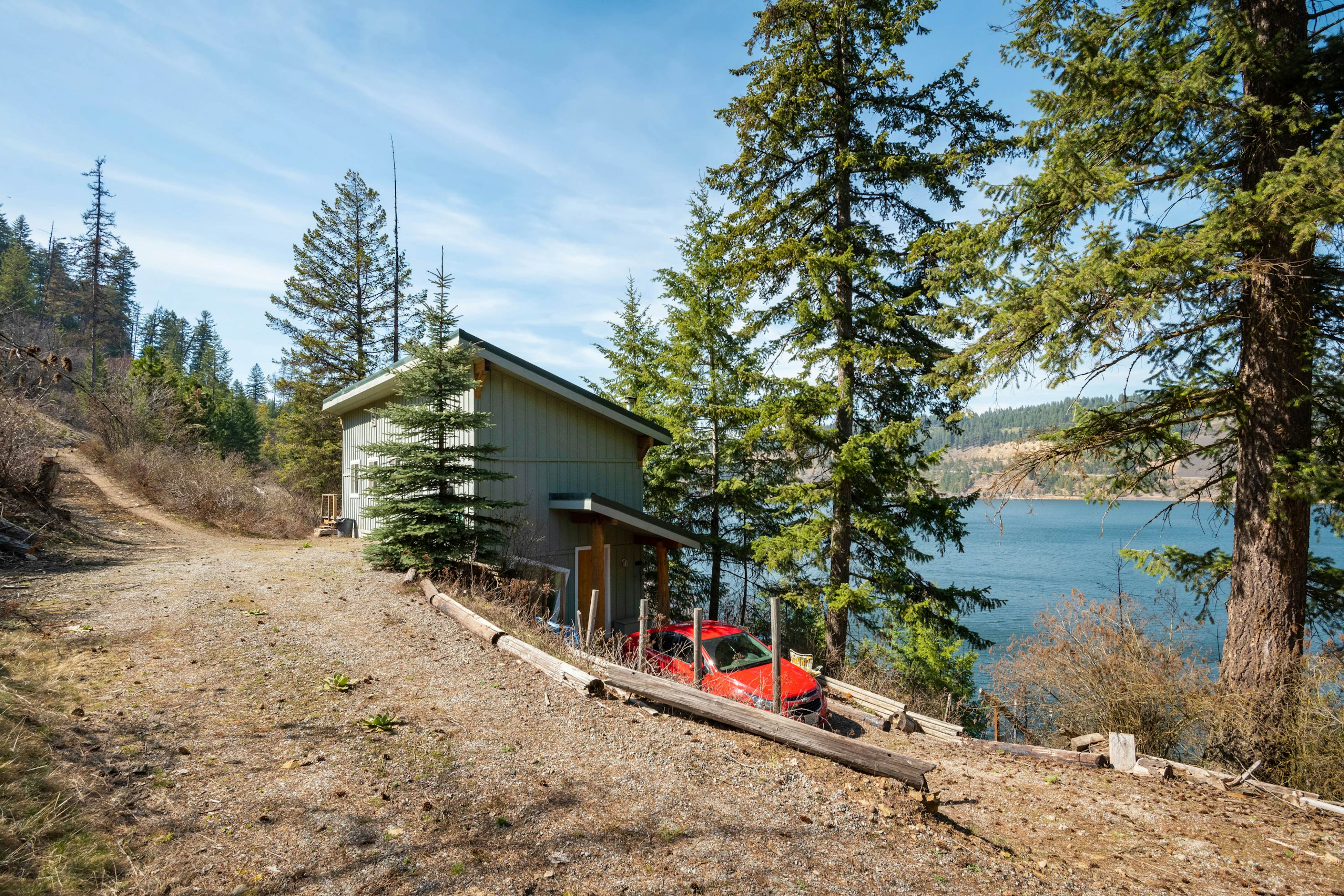Two Lakefront Homes Retreat