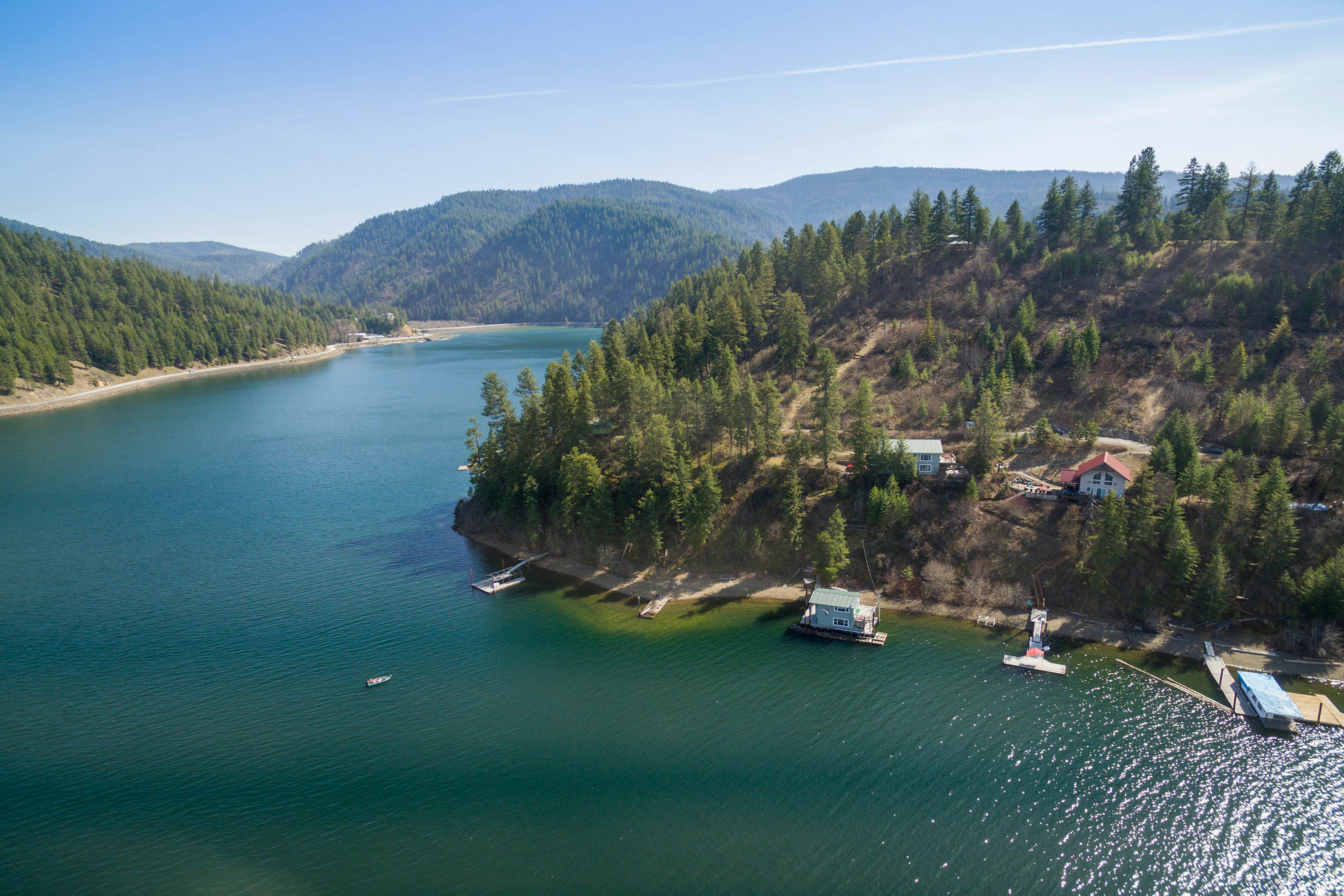 Two Lakefront Homes Retreat