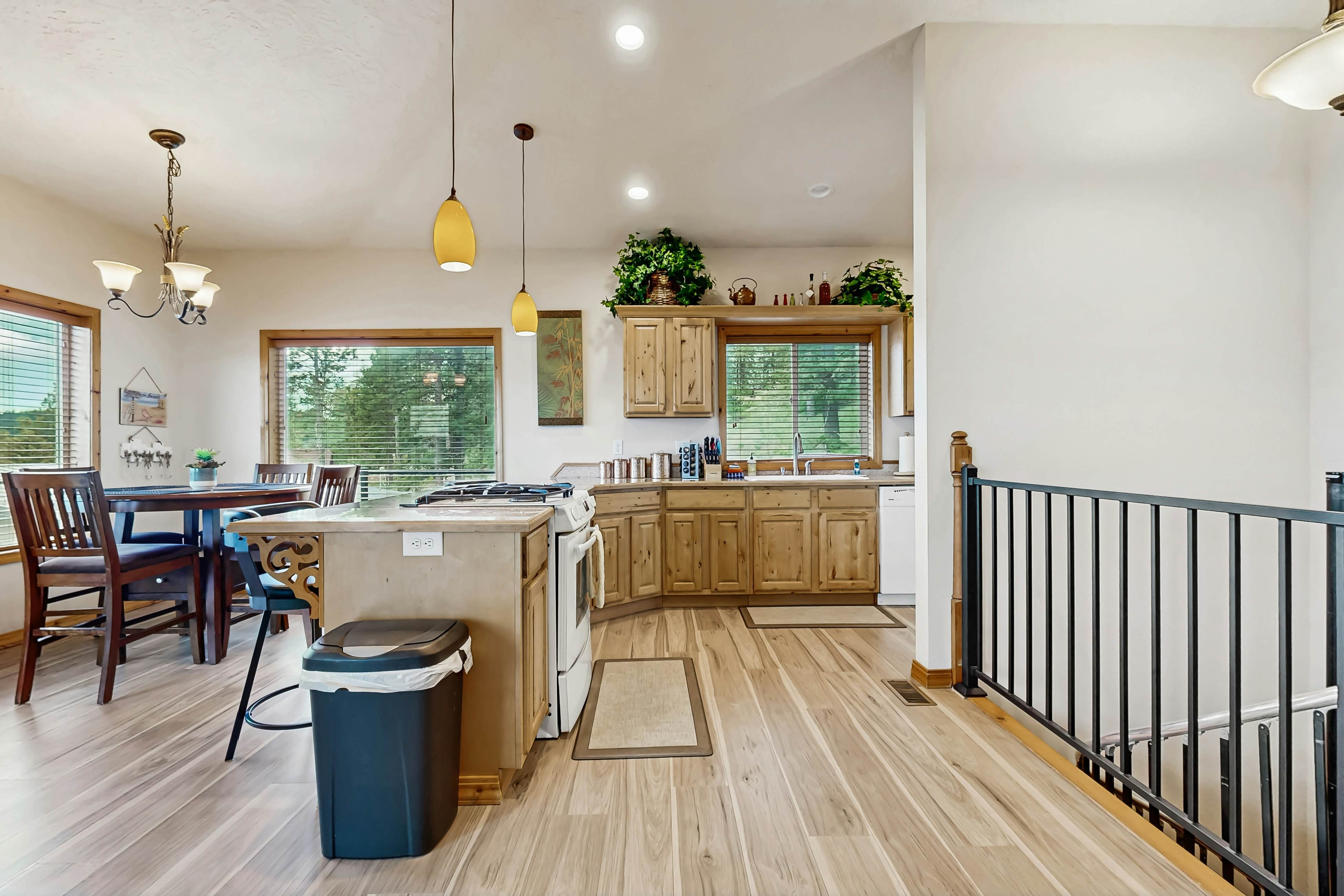 Scenic Lakefront Retreat