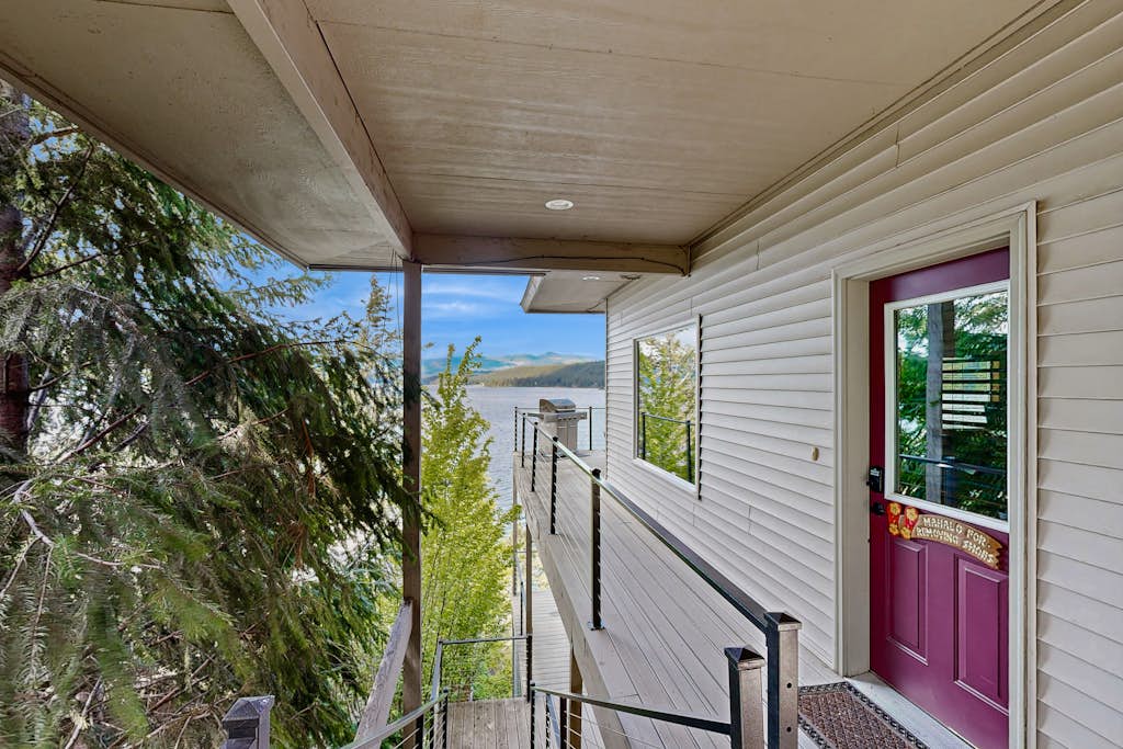 Stunning lake views with dock and hot tub