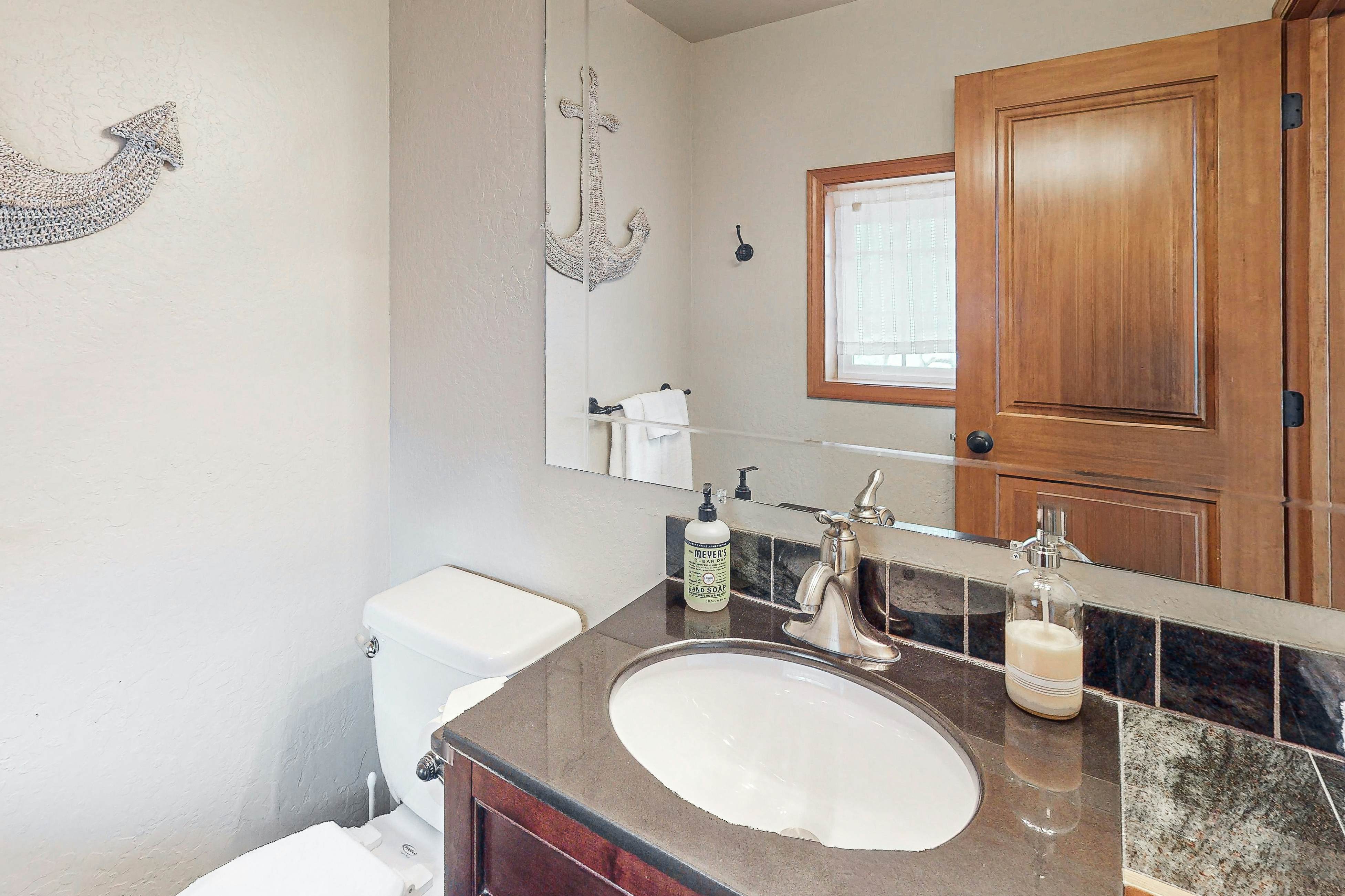 Lakefront Home With Firepit