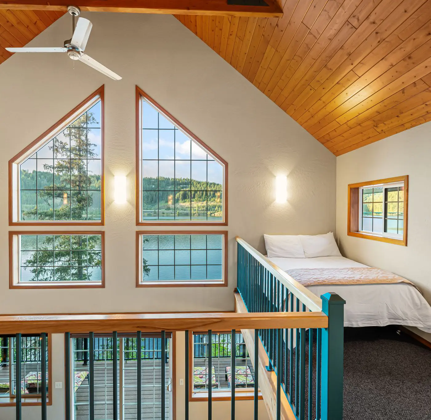 Lake Coeur d'Alene Cabin, Dock & Fire Pit