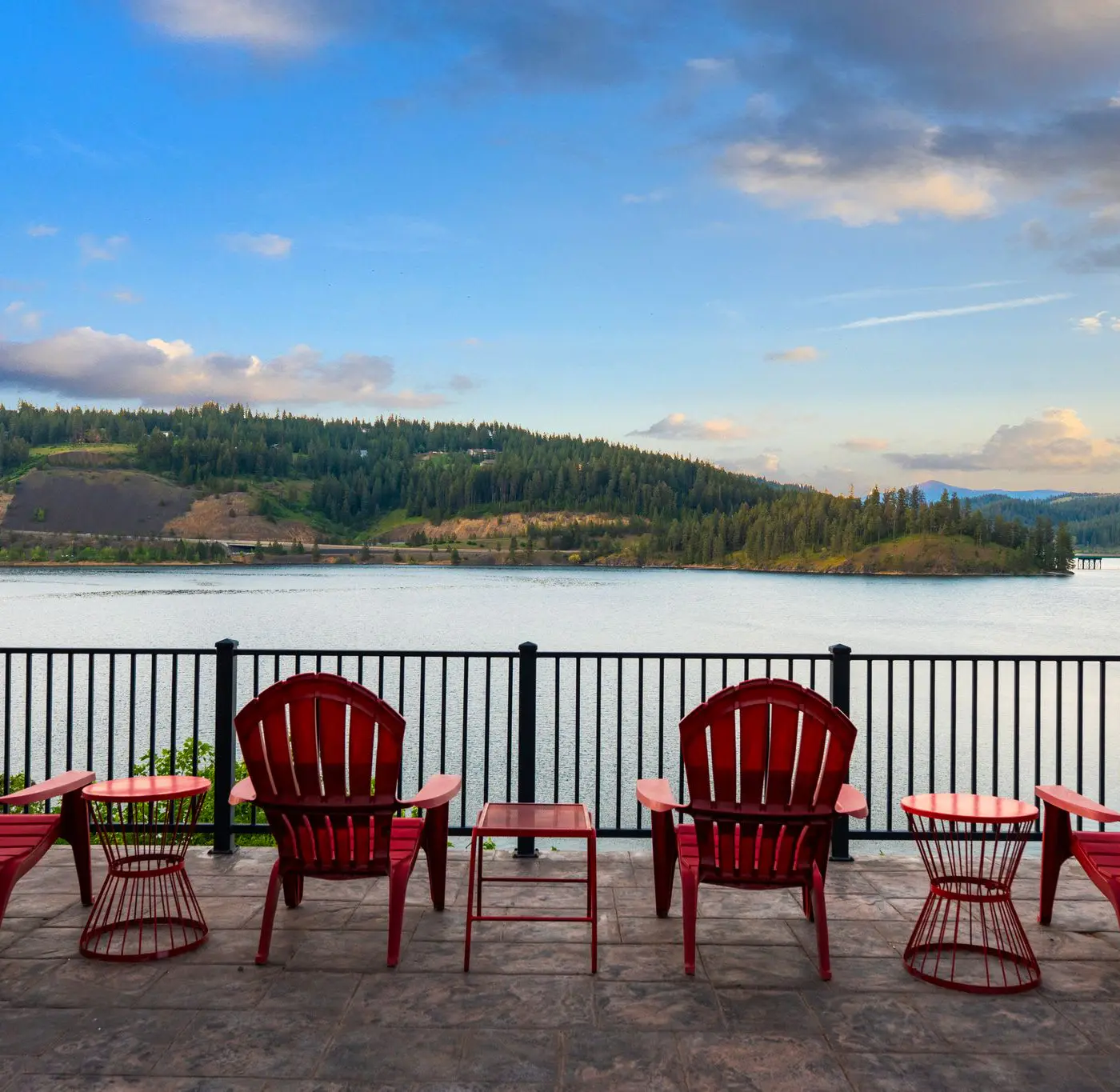 Lake Coeur d'Alene Cabin, Dock & Fire Pit