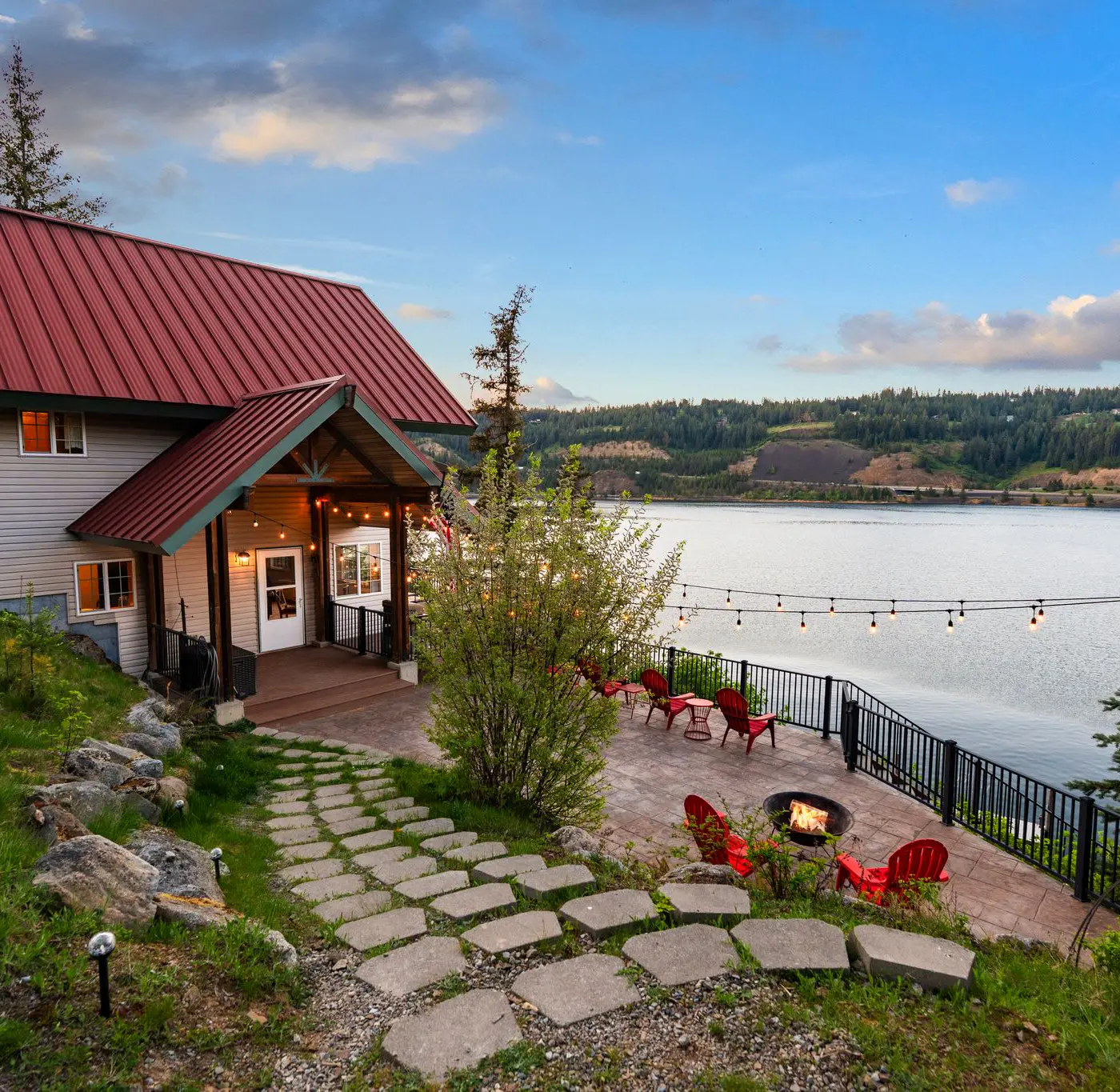 Lake Coeur d'Alene Cabin, Dock & Fire Pit