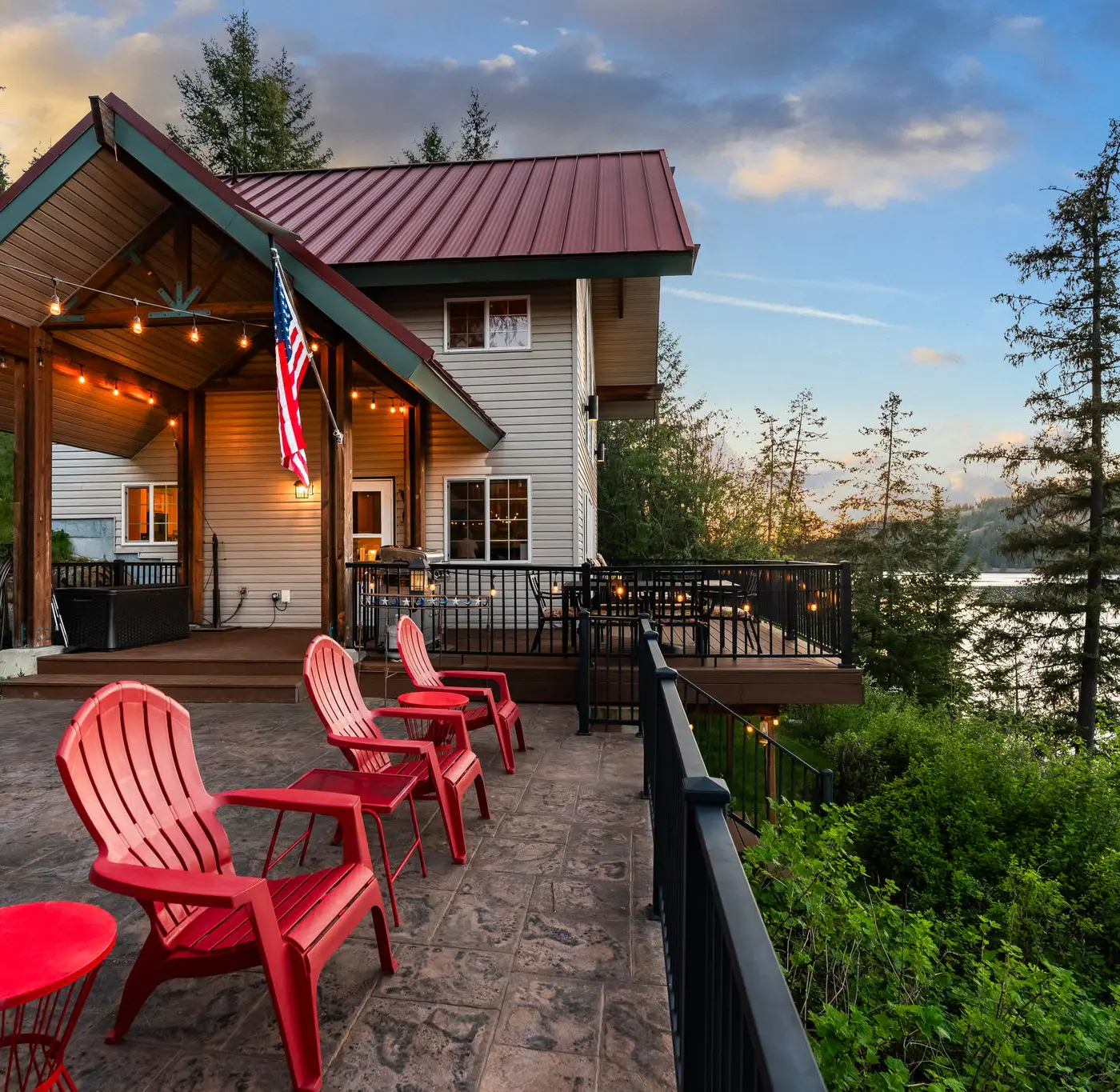 Lake Coeur d'Alene Cabin, Dock & Fire Pit
