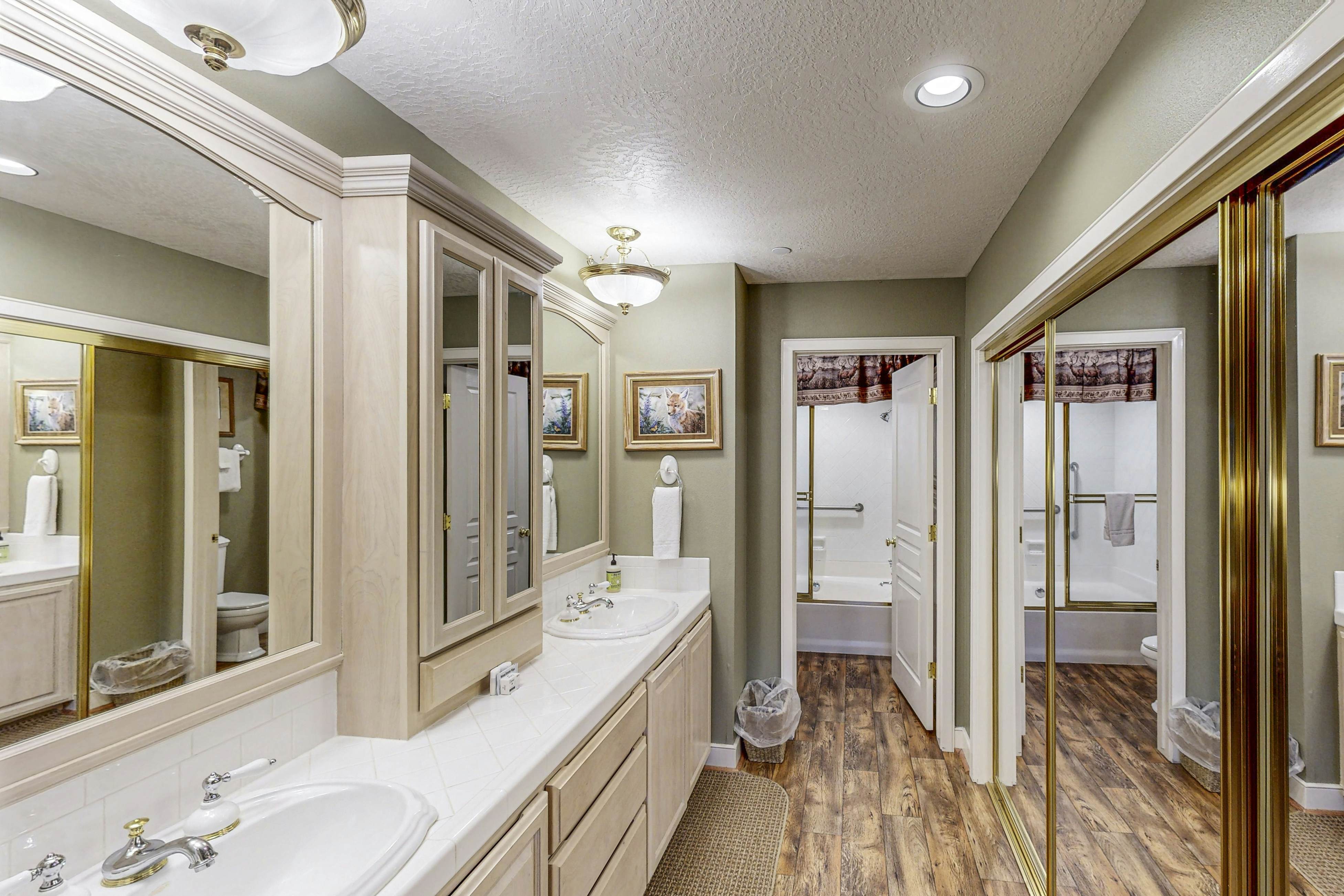 Lakefront Condo CDA Views