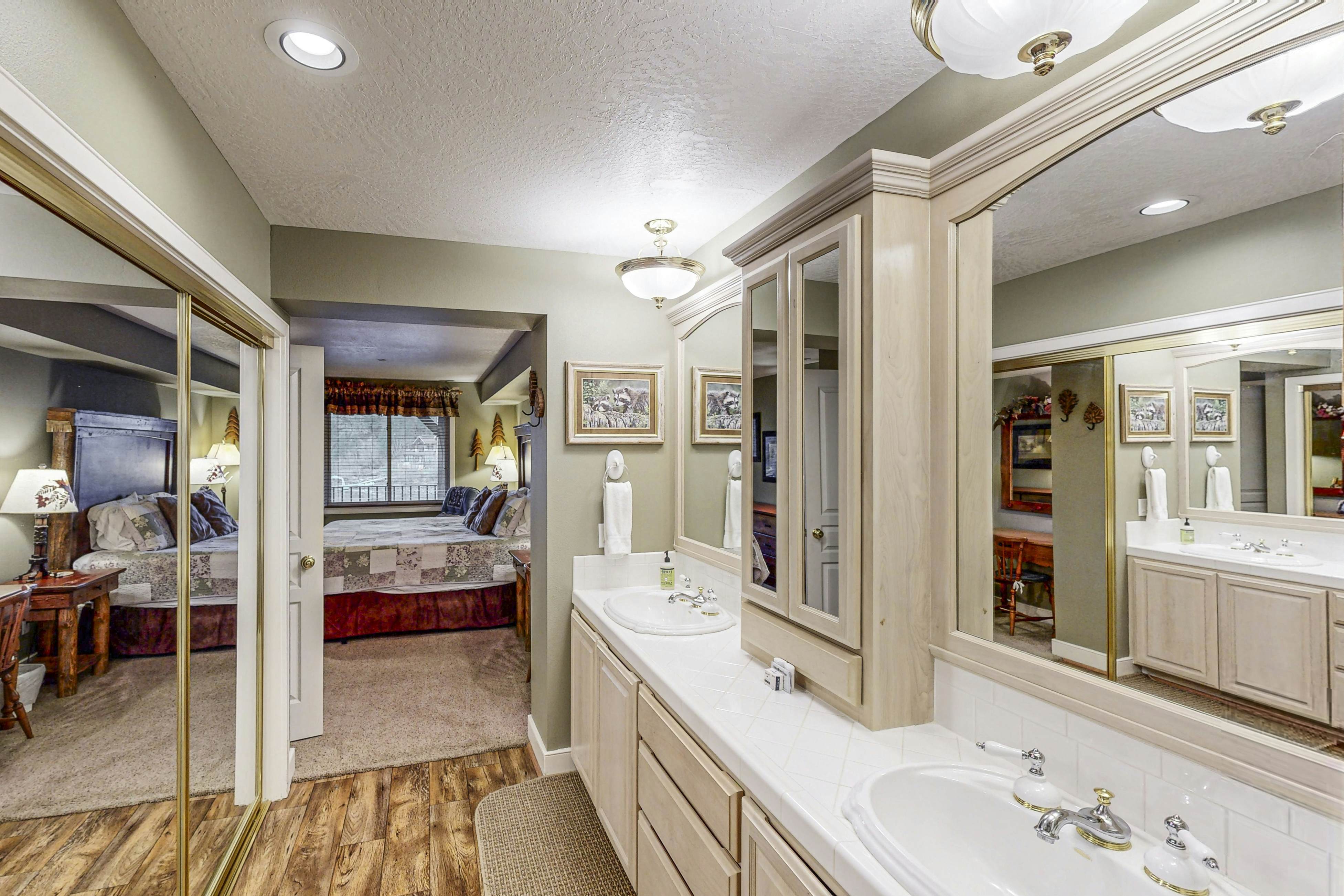 Lakefront Condo CDA Views