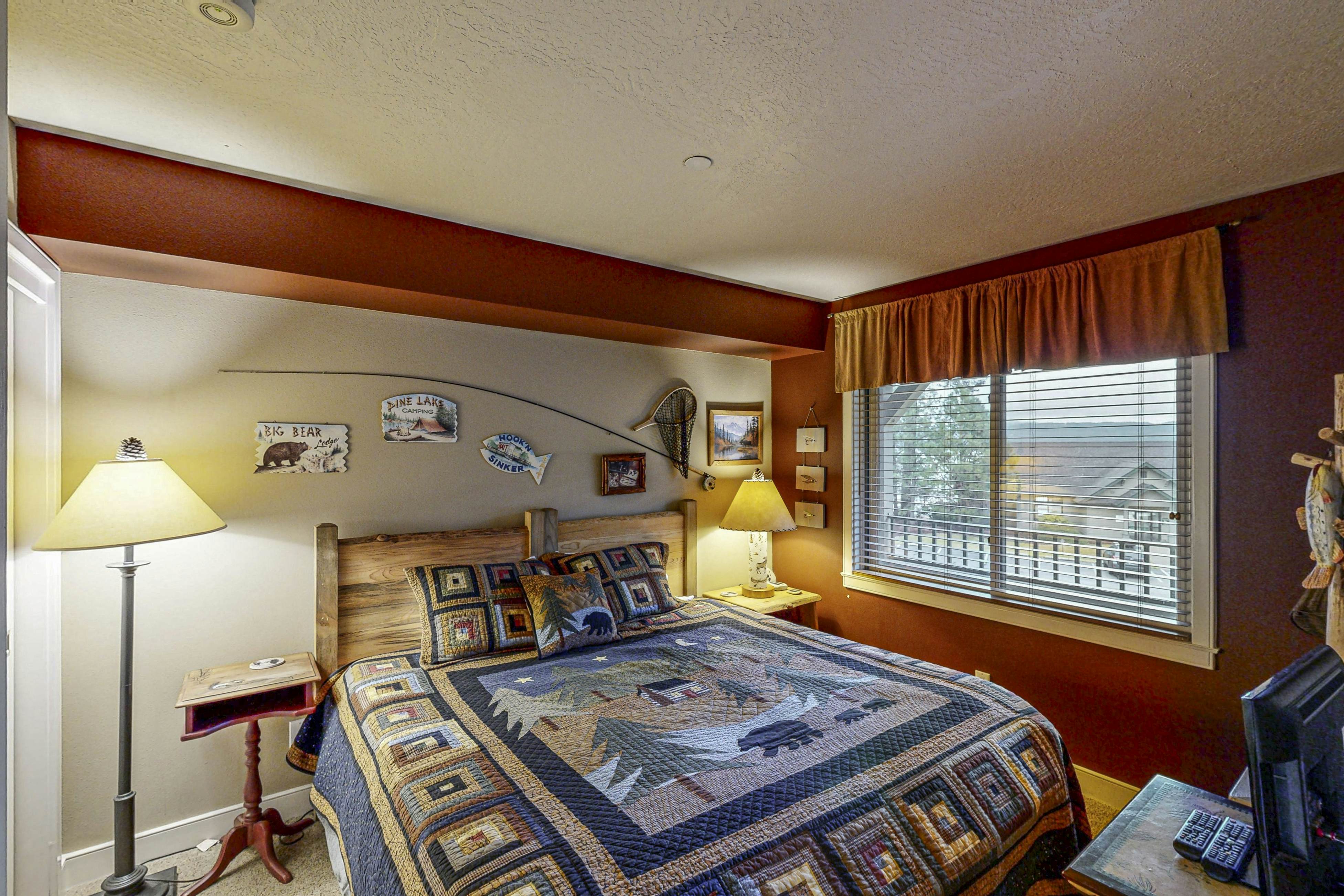 Lakefront Condo CDA Views