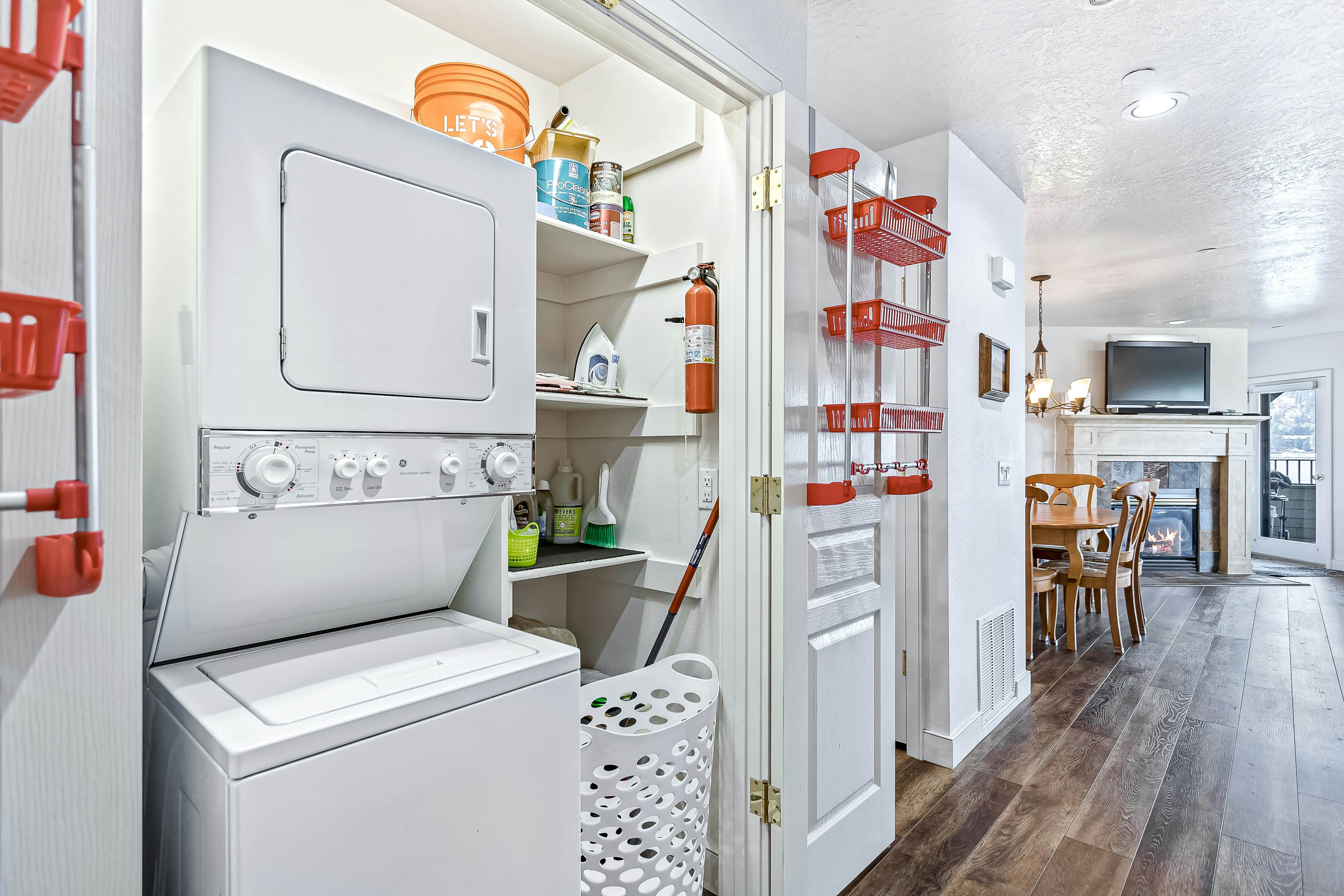 Lakefront Condo With Views