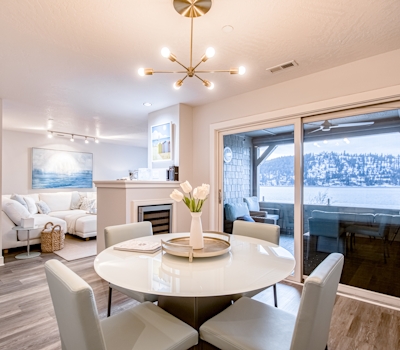 Peaceful Lakefront Beauty