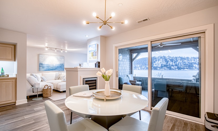 Peaceful Lakefront Beauty