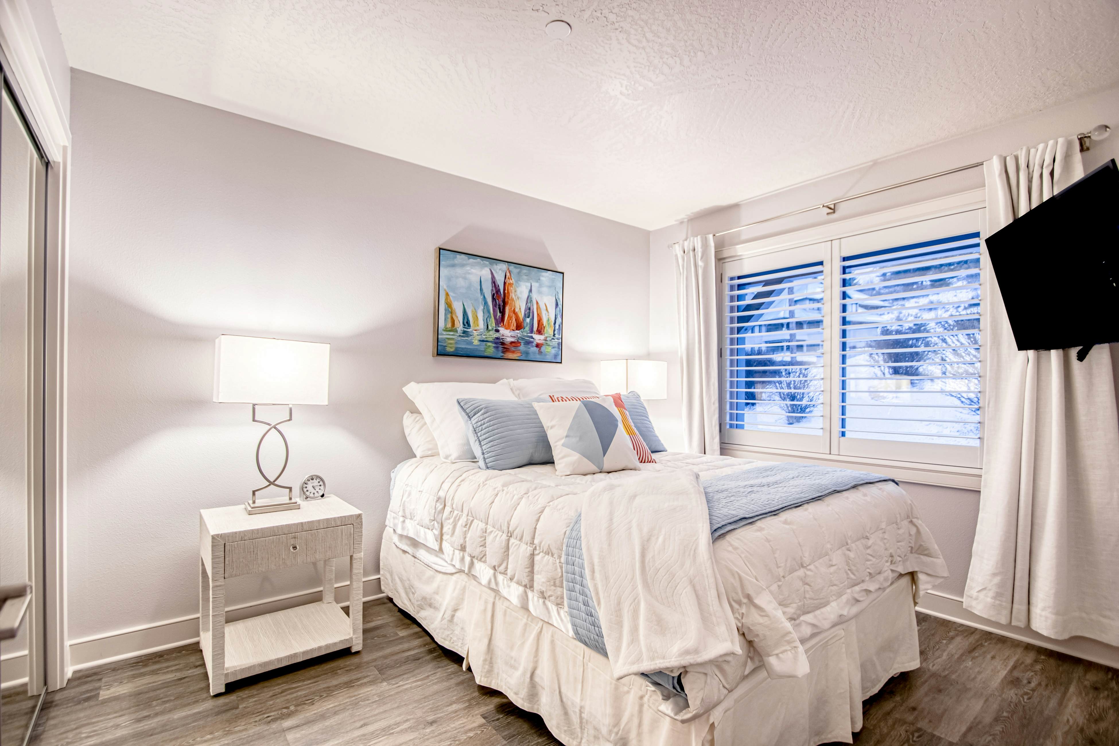 Lakefront Condo Mountain