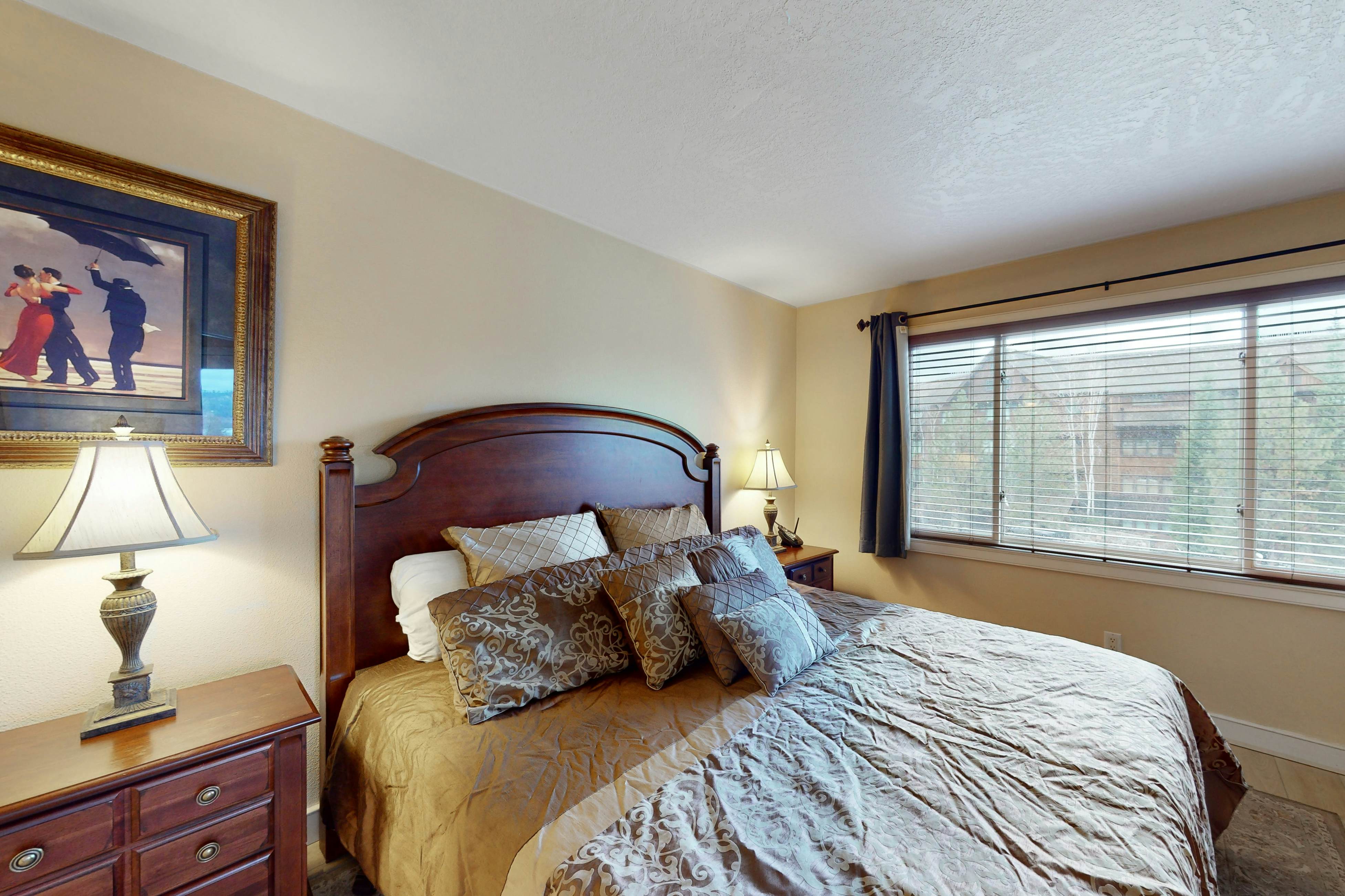 Mountain Lake Getaway